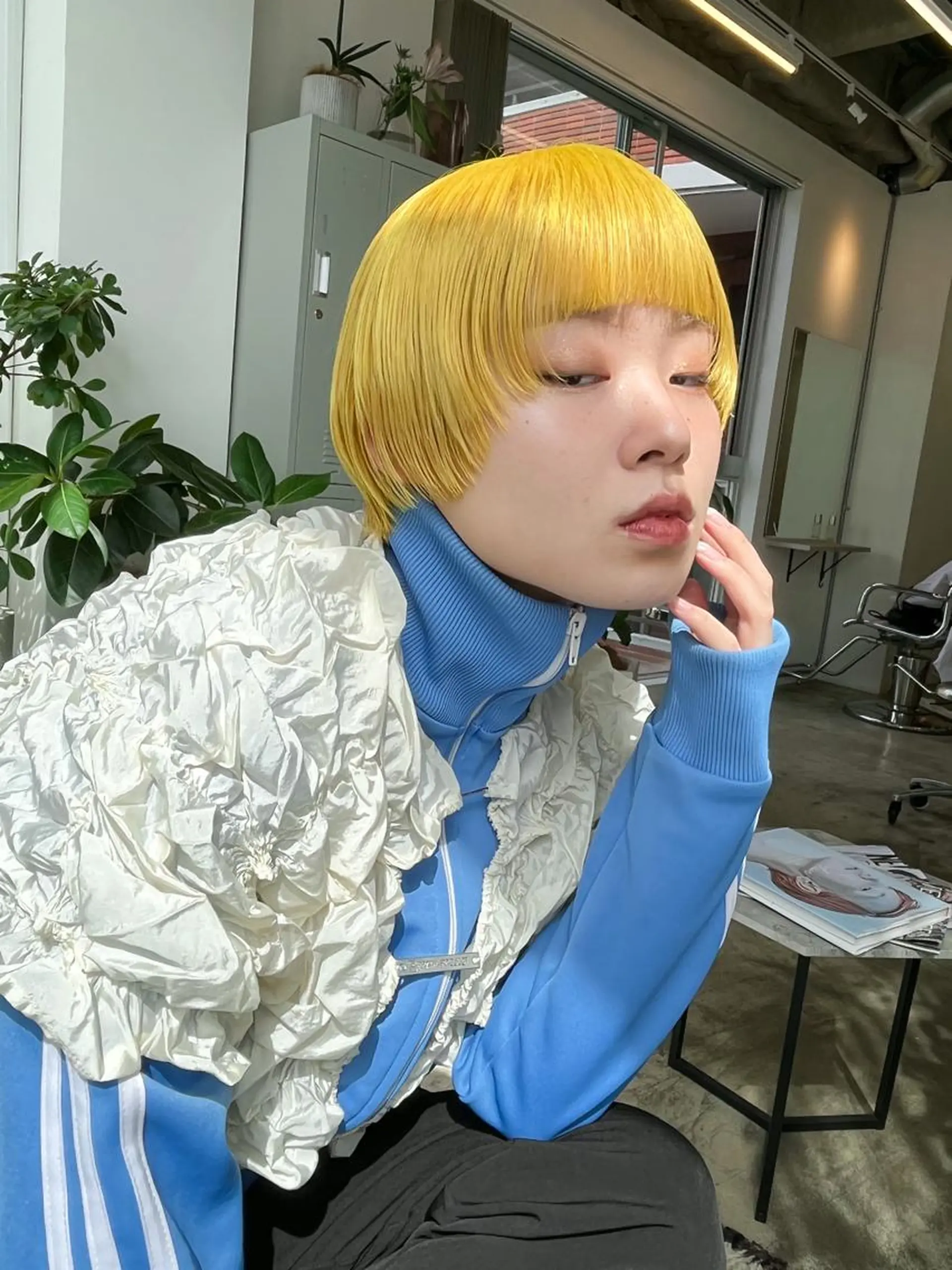 ショート カラー パーマ ヘアアレンジ ショートヘア カット ヘアカラー ハイトーン/顔まわり Nina💒のヘアスタイル