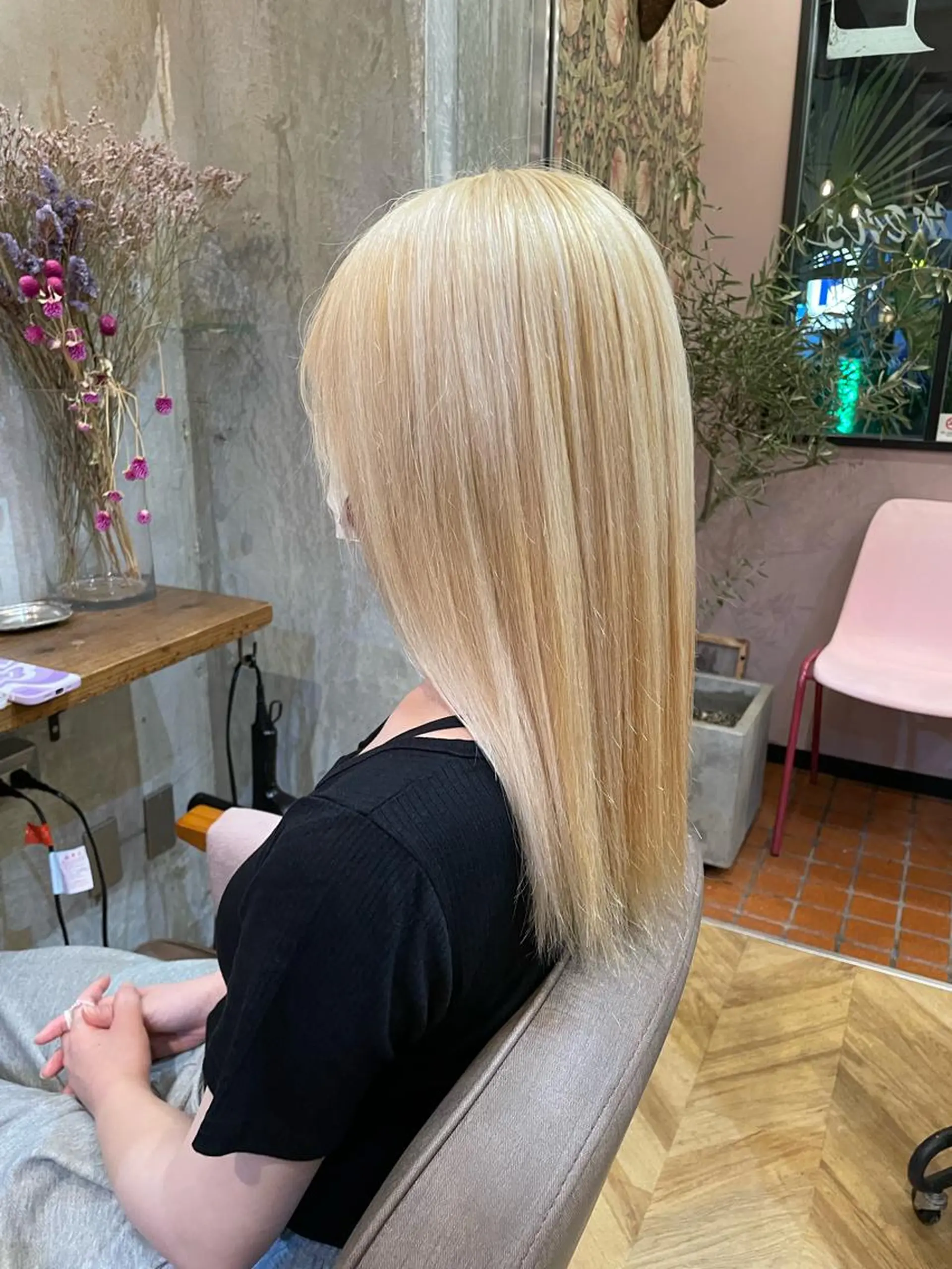 セミロング カラー ブリーチ ブロンド ホワイトブロンド 雨宮花果/国立 透明感カラーのヘアスタイル