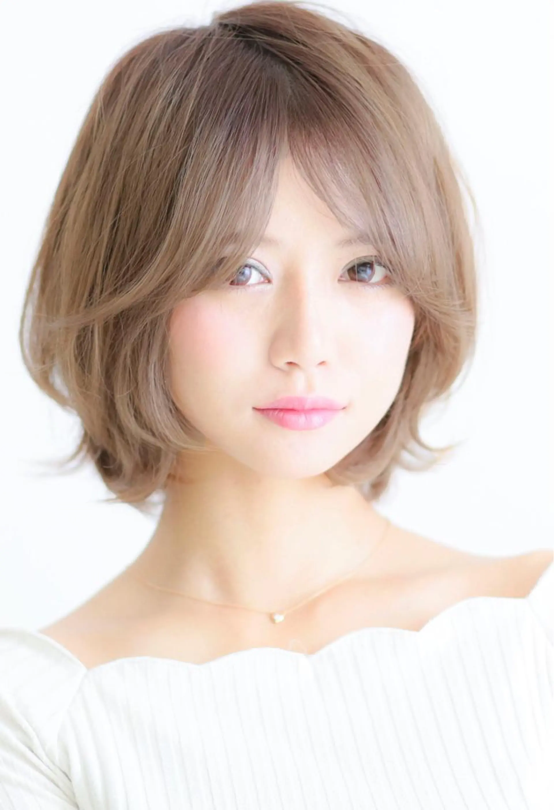 ショート カラー アッシュ 黒髪 透明感カラー ボブ ヘアカラー トリートメント Days 透明感カラーのヘアスタイル