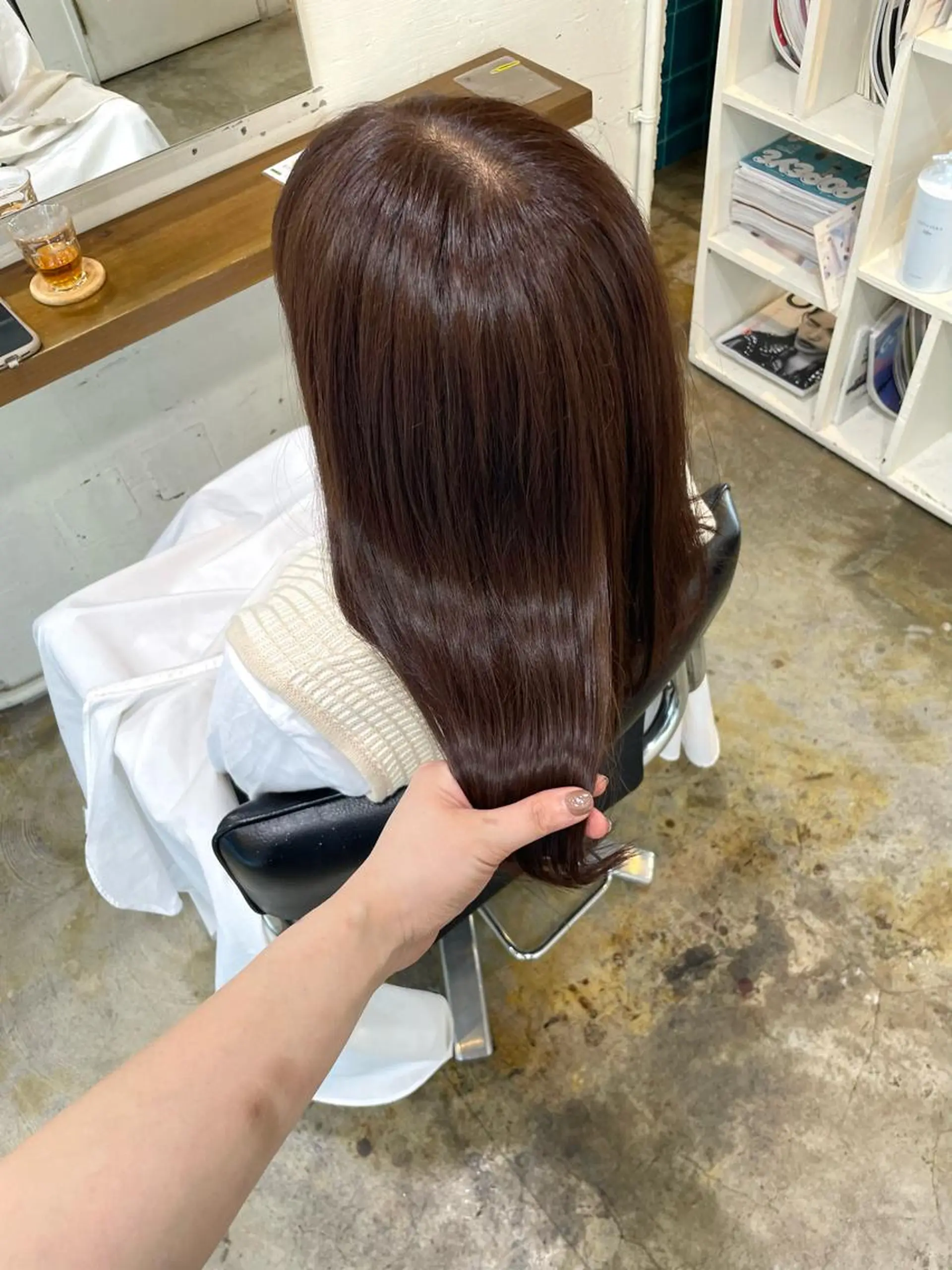 ミディアム カラー ブラウンカラー ナチュラルブラウン カット ヘアカラー トリートメント MIOベージュカラー 柔らかいカラーのヘアスタイル