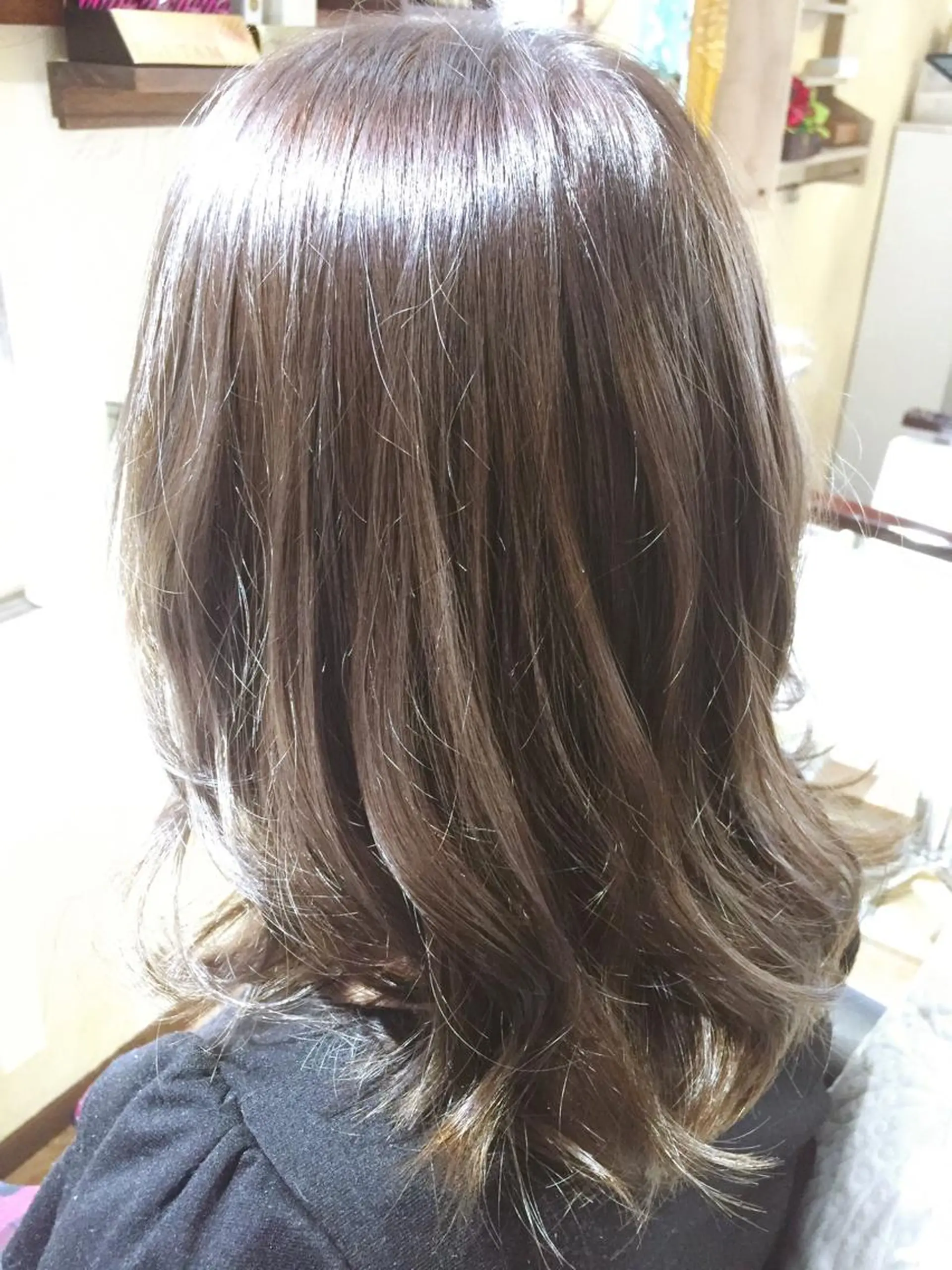 セミロング カラー アディクシーカラー 透明感カラー トリートメント ヘアカラー トリートメント 🌈20年目突入🎉 山口のヘアスタイル