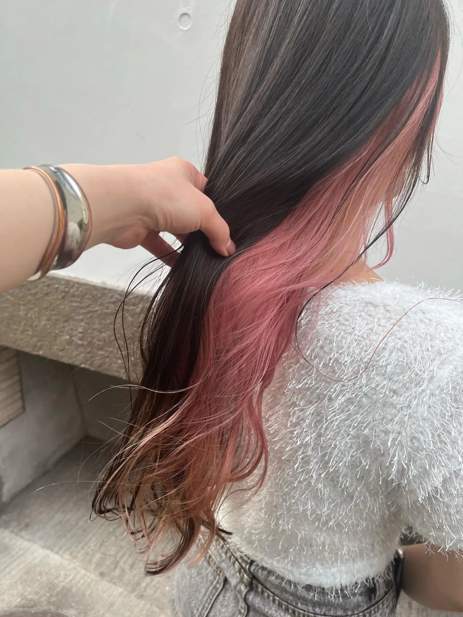 ロング カラー ベージュカラー グレージュ ハイトーンカラー インナーカラー ピンクカラー ヘアカラー トリートメント ヘッドスパ ヘアセット カジュアルを女っぽく 𝗮𝘆𝗮𝗰𝗼のヘアスタイル