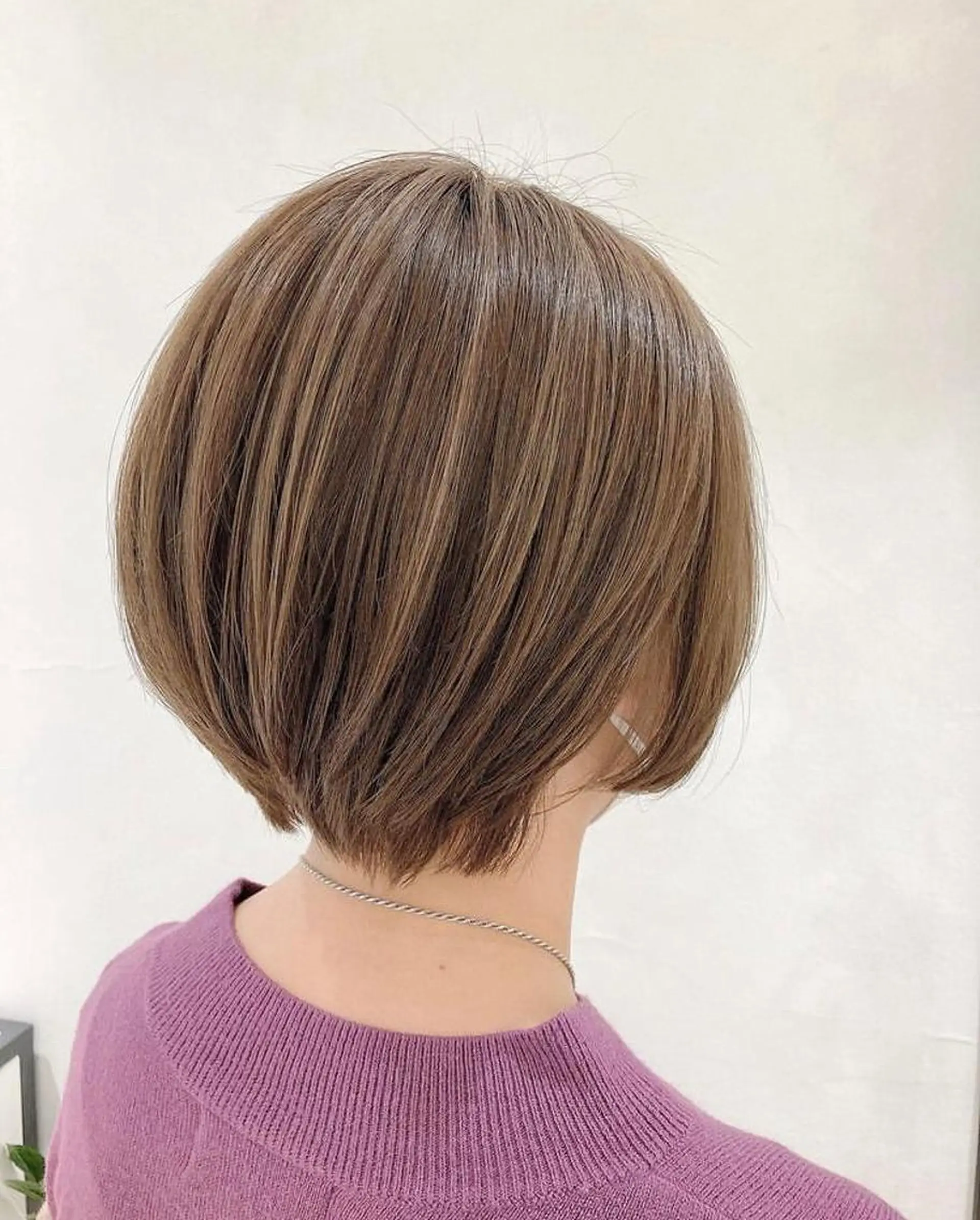 ショート カラー ヘアアレンジ ショートボブ 透明感カラー ハイライトカラー ハイトーンカラー ボブ エグチ アキラのヘアスタイル
