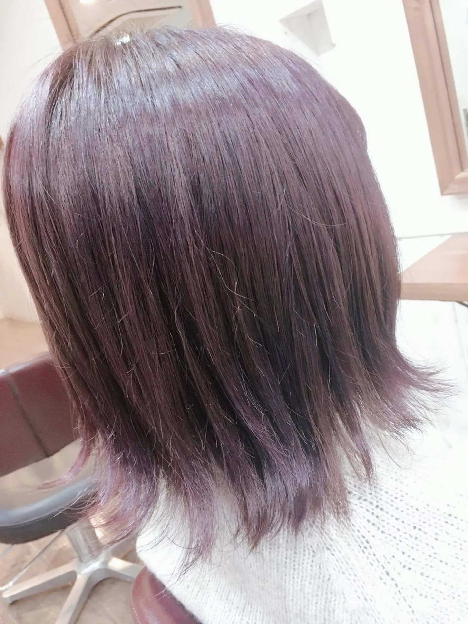 カラー 塩崎 明菜のヘアスタイル
