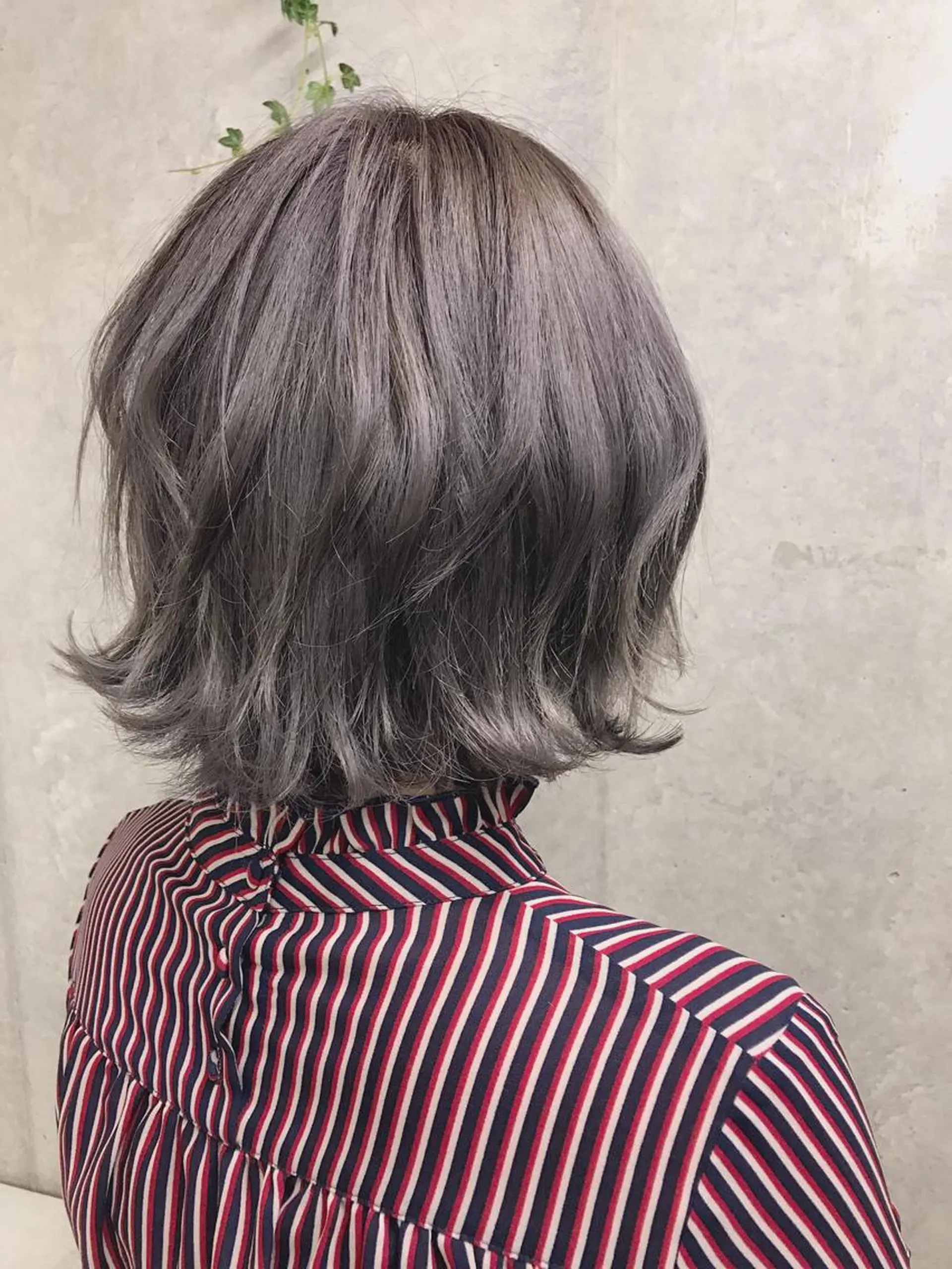 ミディアム カラー 及川 光のヘアスタイル