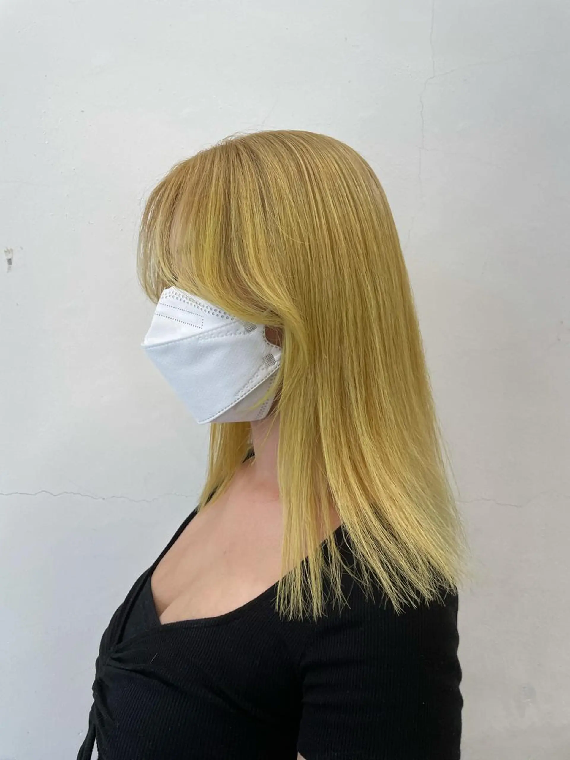 セミロング カラー ヘアアレンジ ブリーチ イエローカラー カット ヘアカラー トリートメント 艶ハイトーン/ヘア アレンジAYAKAのヘアスタイル