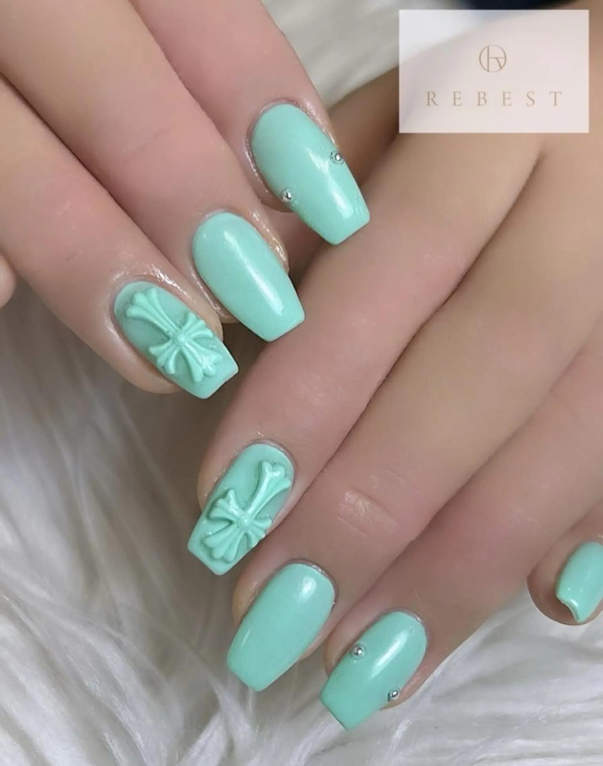 ネイル ❤️💛REBEST 京橋　nailのネイルデザイン