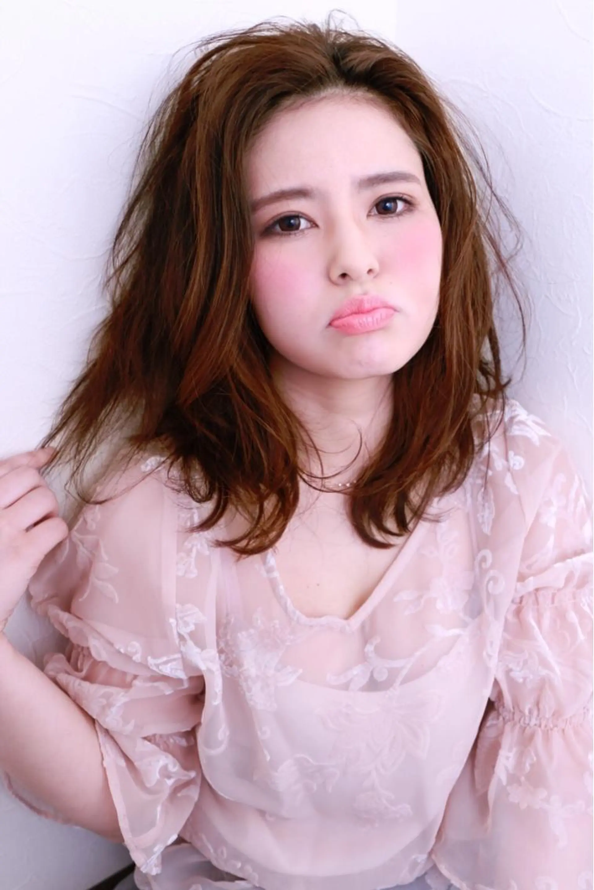 ミディアム セミロング カラー パーマ IVY joure Suzu.のヘアスタイル