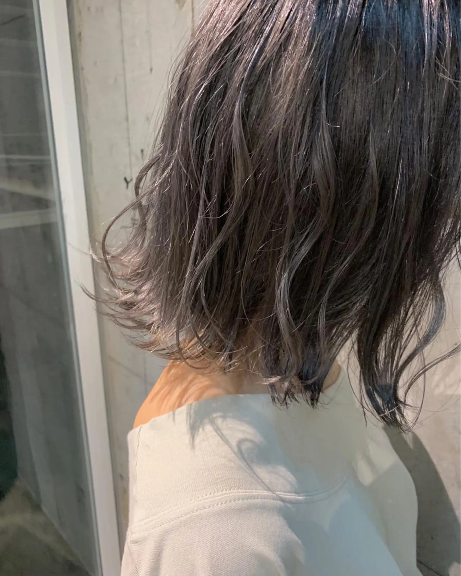 セミロング カラー セミロングパーマ ベージュカラー ブリーチ イヤリングカラー ハイライトカラー マンツーマン×半個室 まちだきょうすけのヘアスタイル