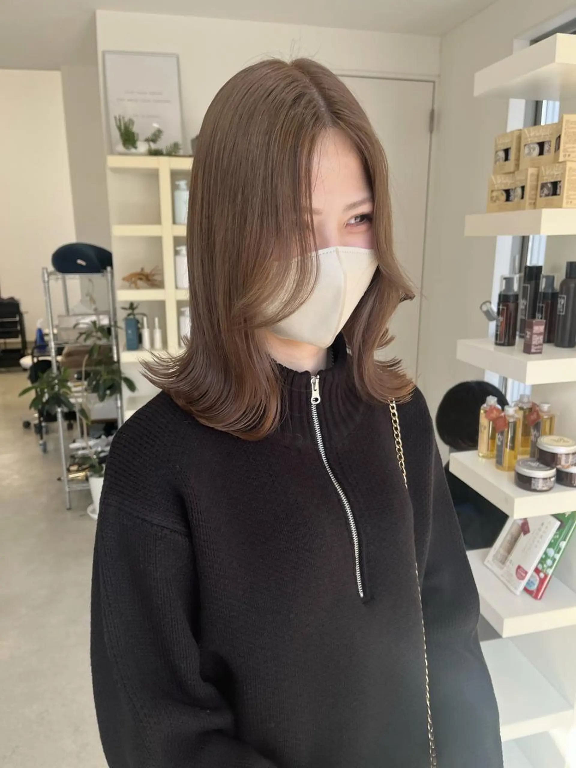 ミディアム カラー カット ヘアカラー 長山 茉白のヘアスタイル