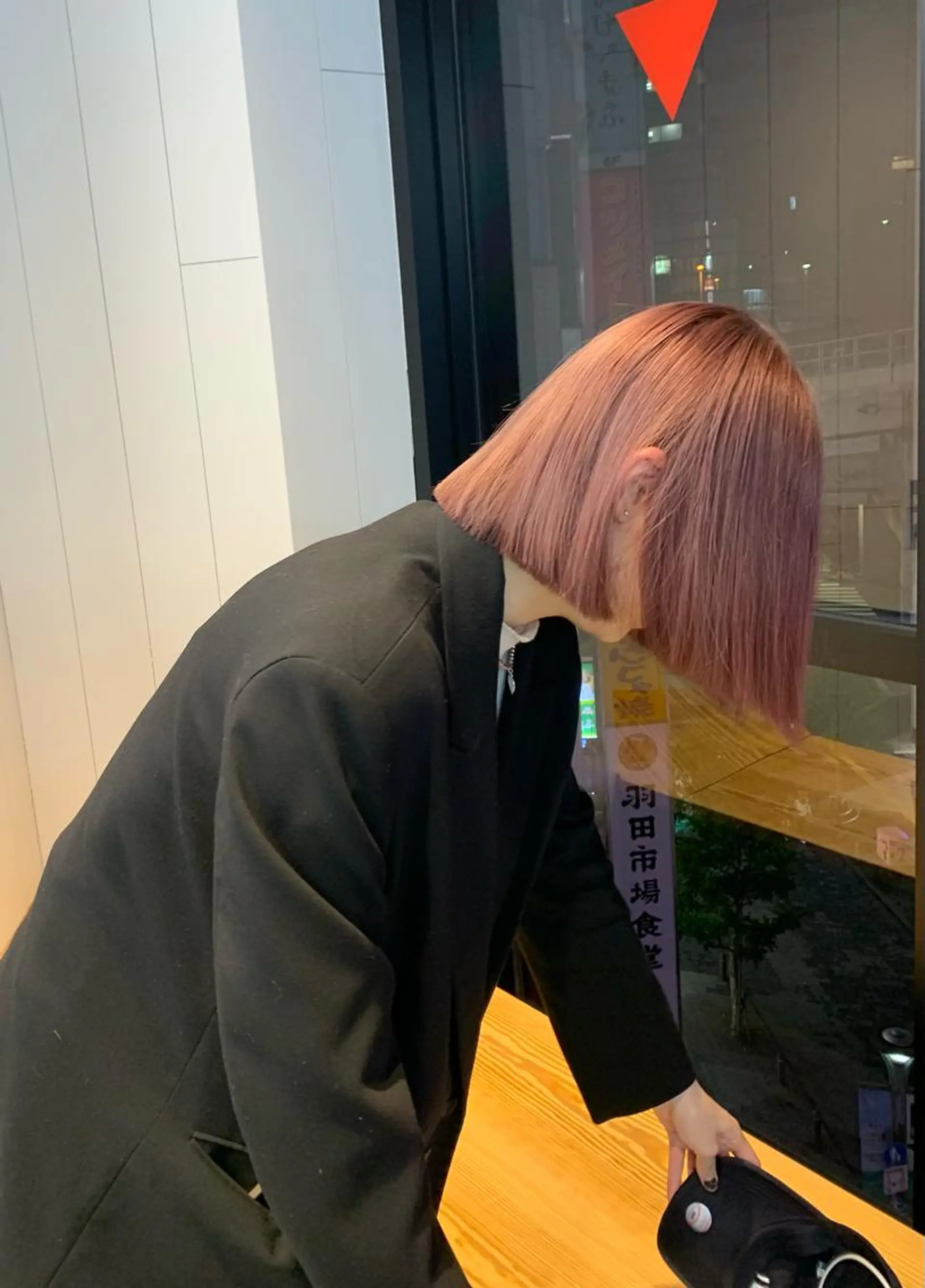 ショート 黒染め落とし ムラ修正　ハイトーンのヘアスタイル