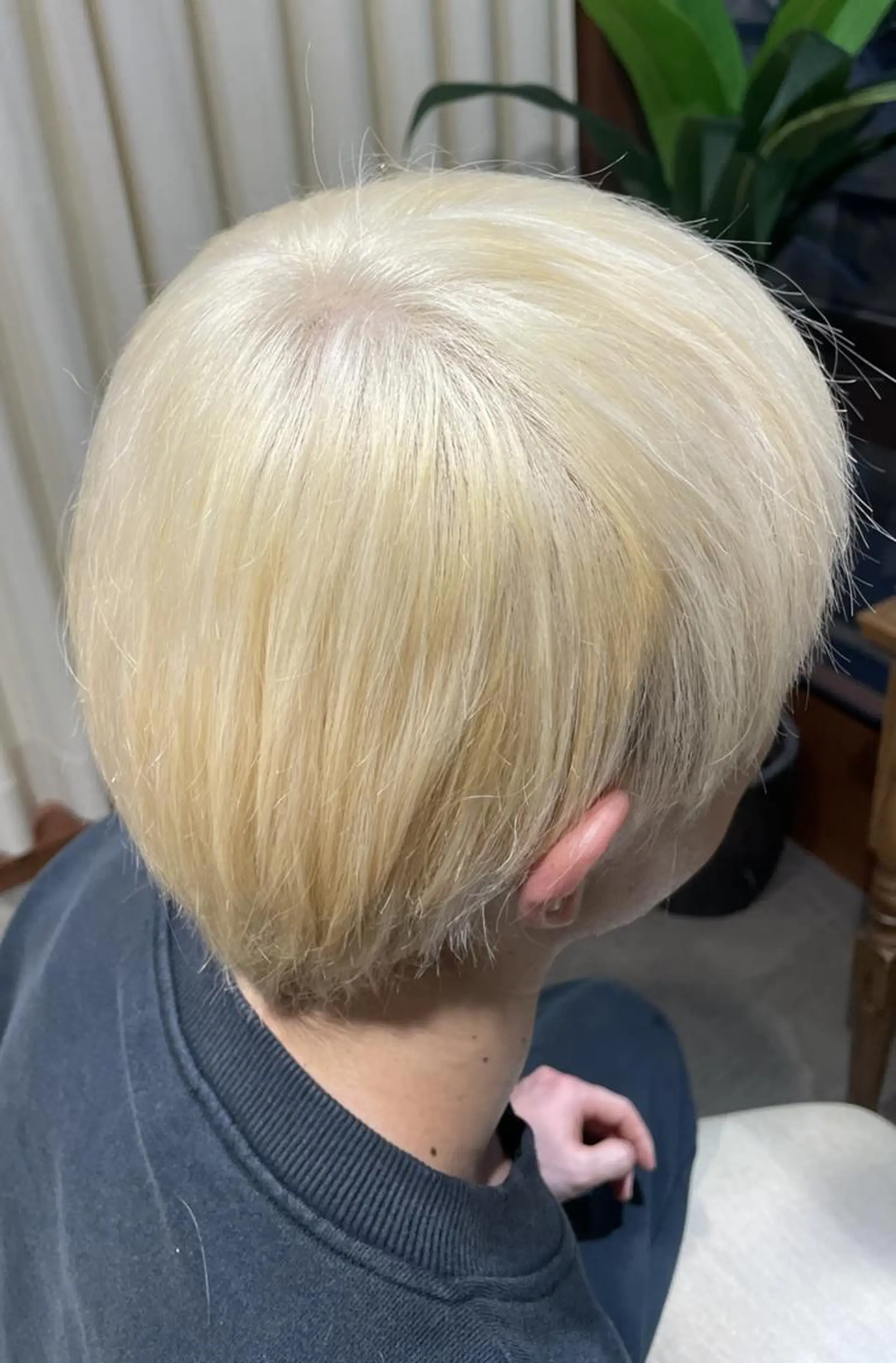 ショート カラー ブリーチ 抜きっぱなしブロンド ブロンド 縮毛矯正 ヘアカラー トリートメント 💓シールエクステ ルミエールのヘアスタイル