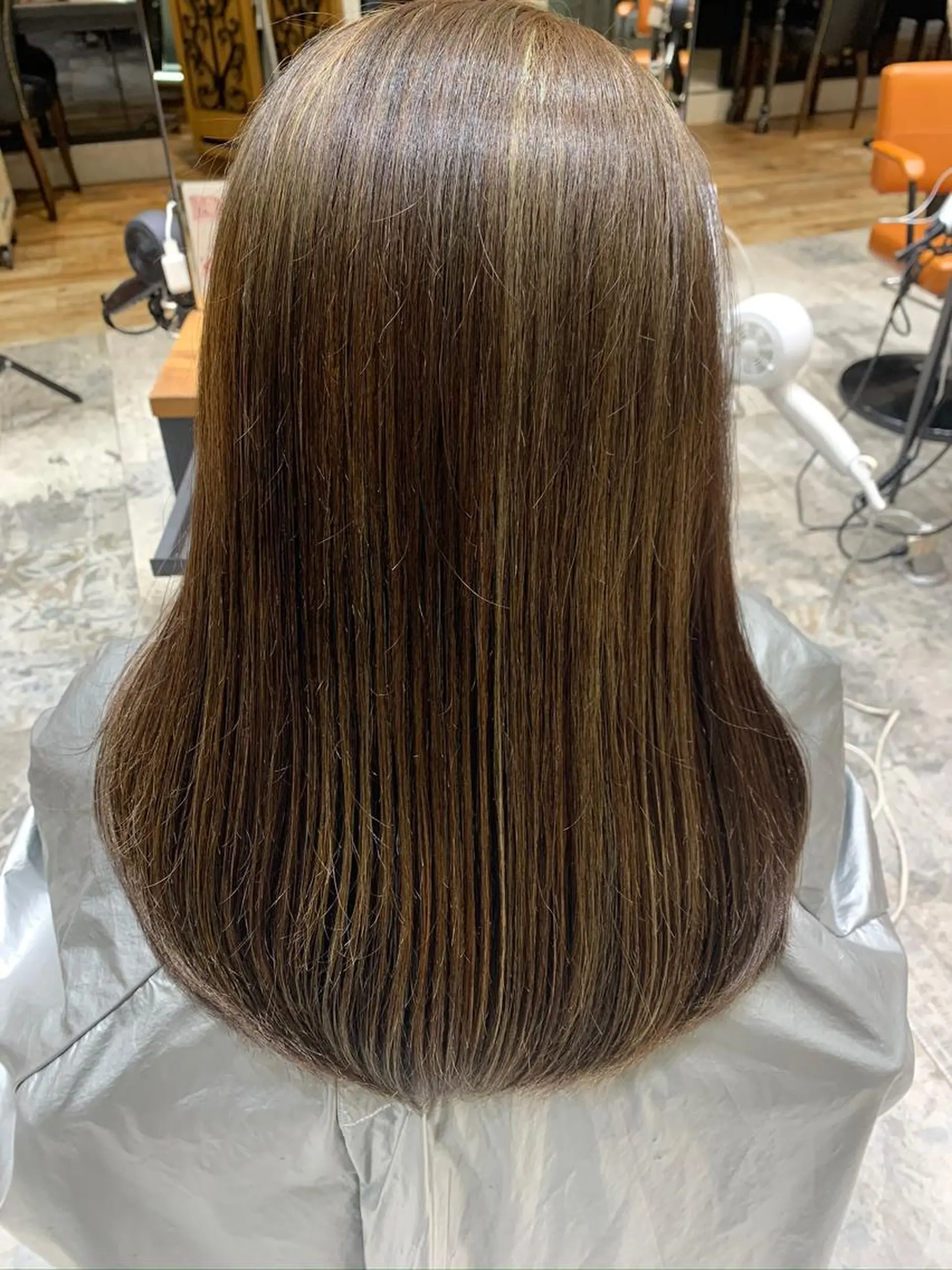 セミロング カラー ハイライトカラー ハイライト 美髪ヘッドスパ🫧 西山紗奈江💆‍♀️のヘアスタイル