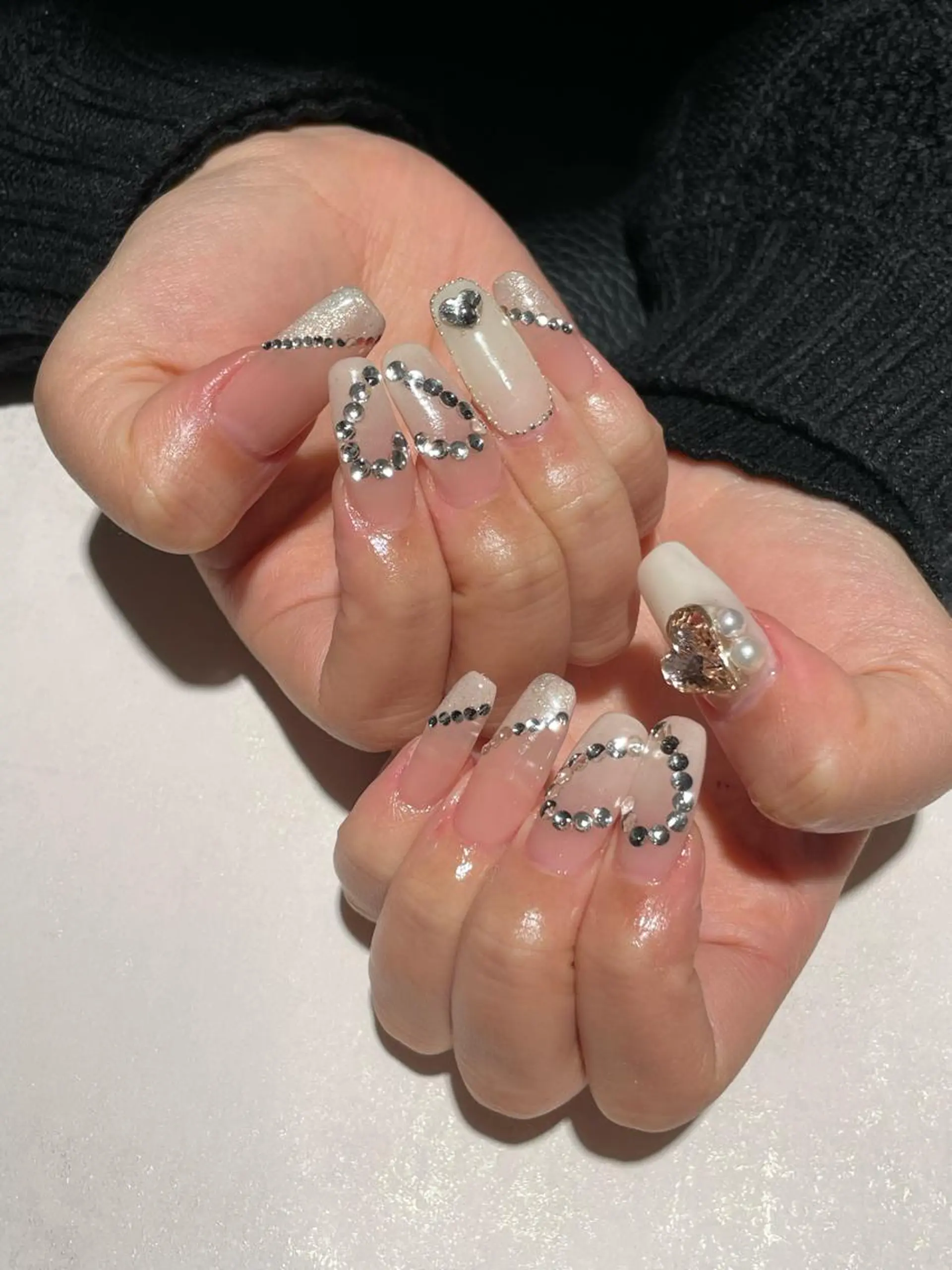 ネイル ハート スカルプネイル ストーンネイル ハンドネイル Aila.nail _F_AYUMIのネイルデザイン