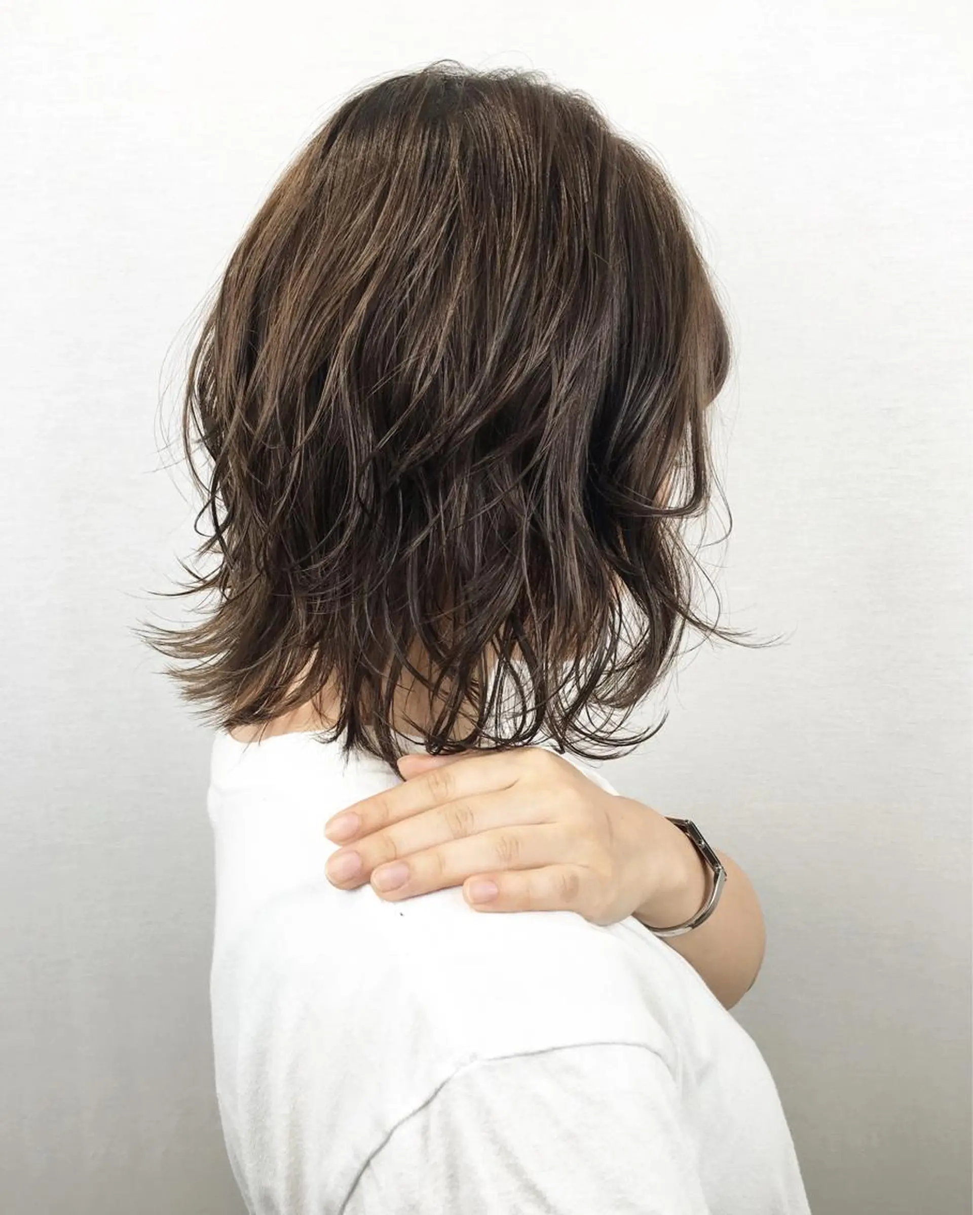 ミディアム カラー ベージュカラー ウルフカット パーマ 🤍2nd🤍田所 美希のヘアスタイル