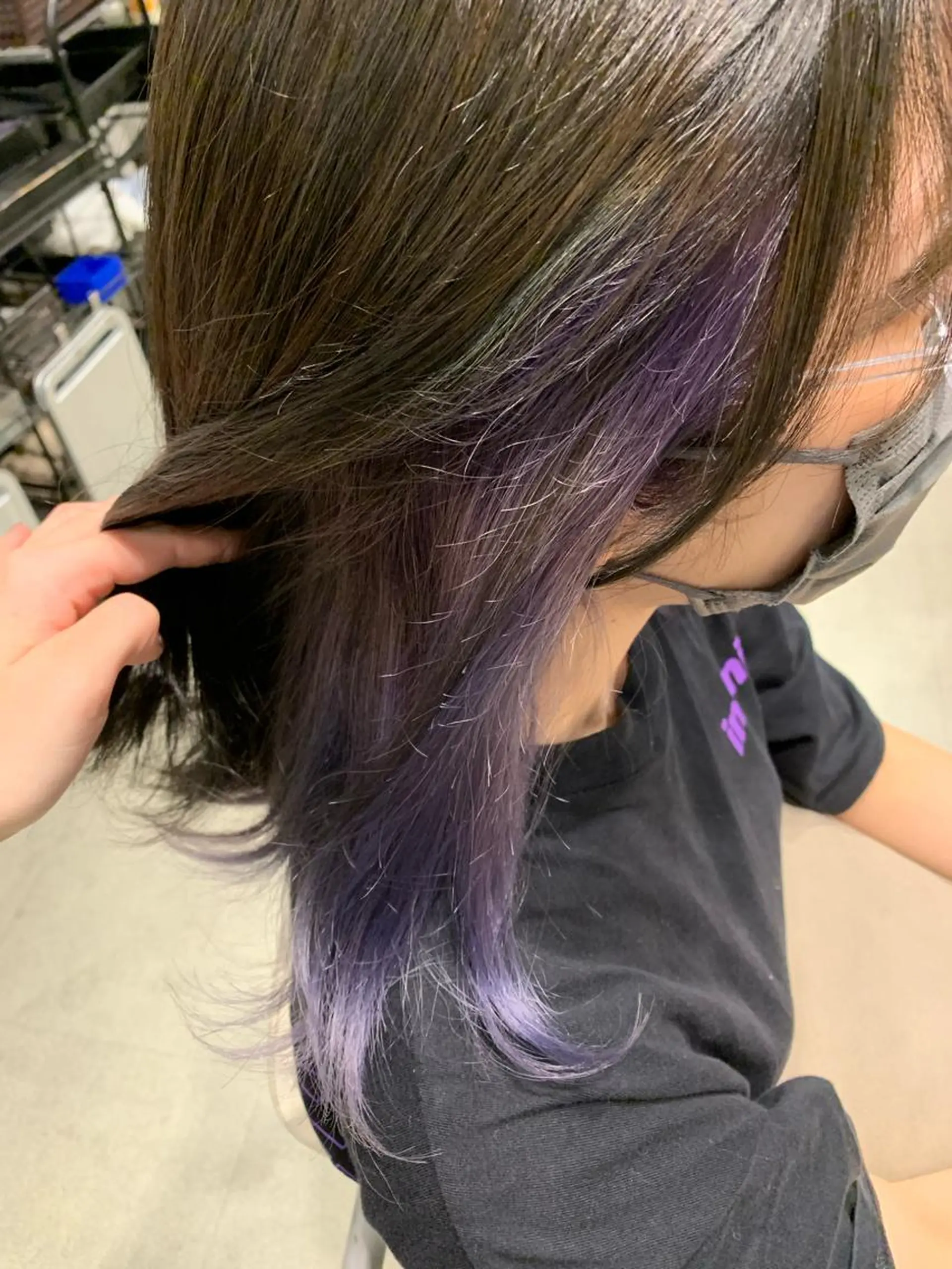 セミロング カラー インナーカラー パープルカラー 🥀濱野 七海🥀のヘアスタイル