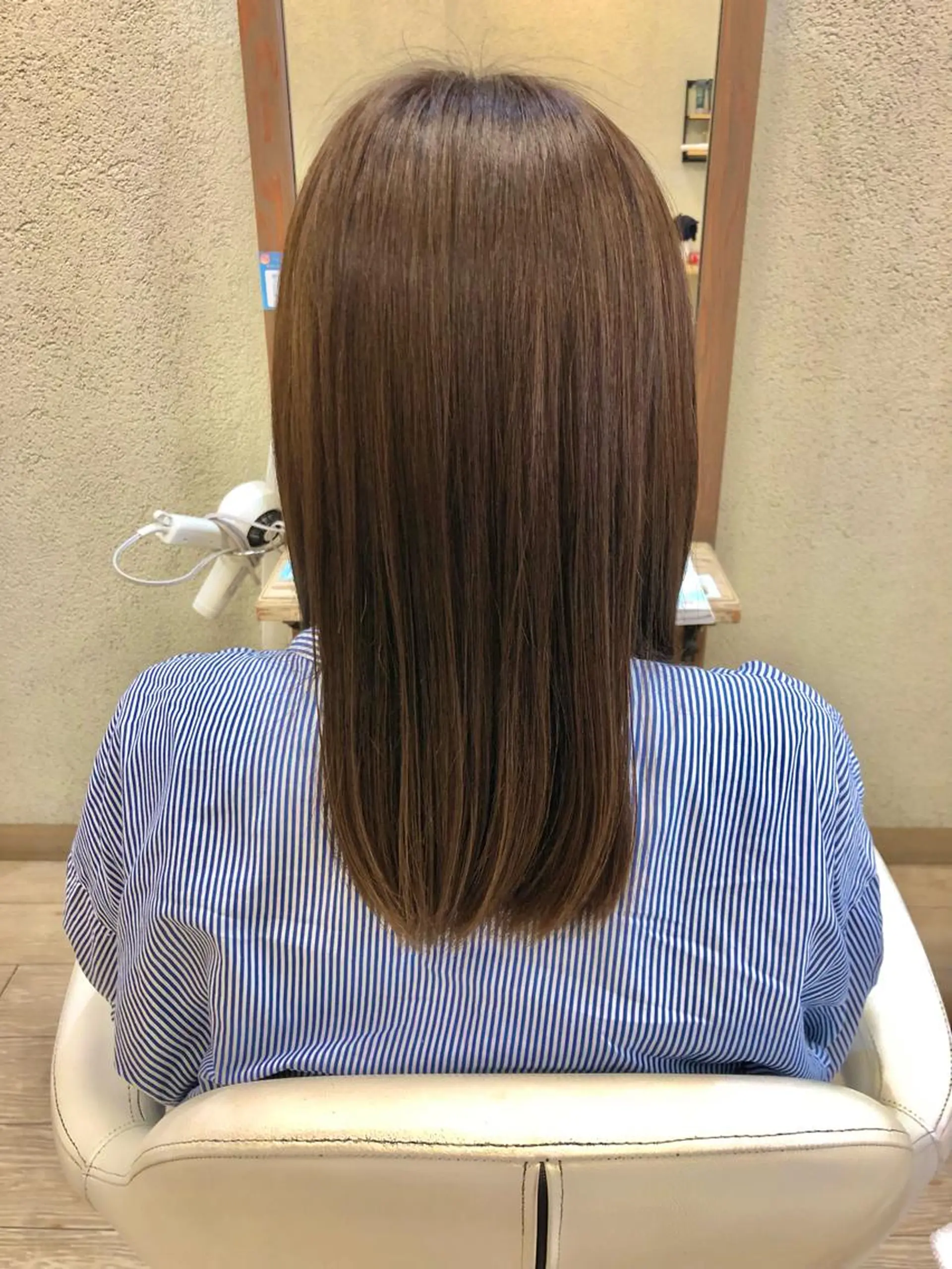 セミロング カラー ブラウンカラー ナチュラルブラウン カット ヘアカラー 縮毛矯正 トリートメント 阿部 美咲のヘアスタイル
