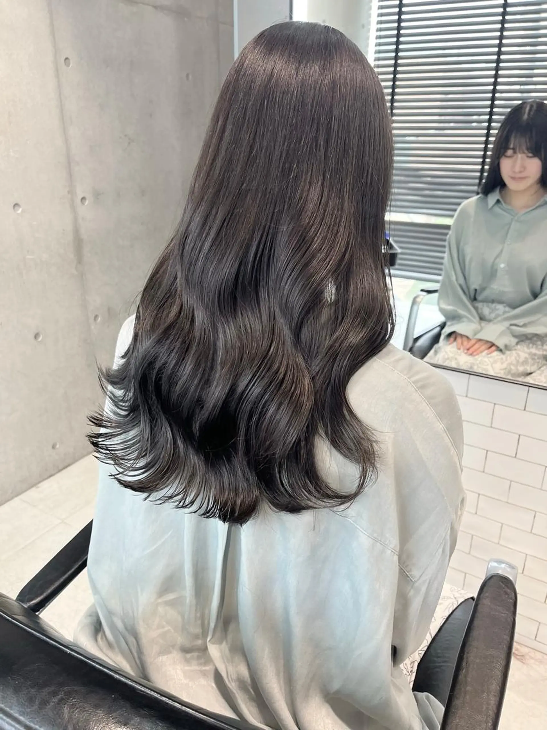 ロング カラー パーマ ヘアアレンジ カット ヘアカラー トリートメント ヘッドスパ 透明感/オリーブ/ グレージュ/YUKAのヘアスタイル