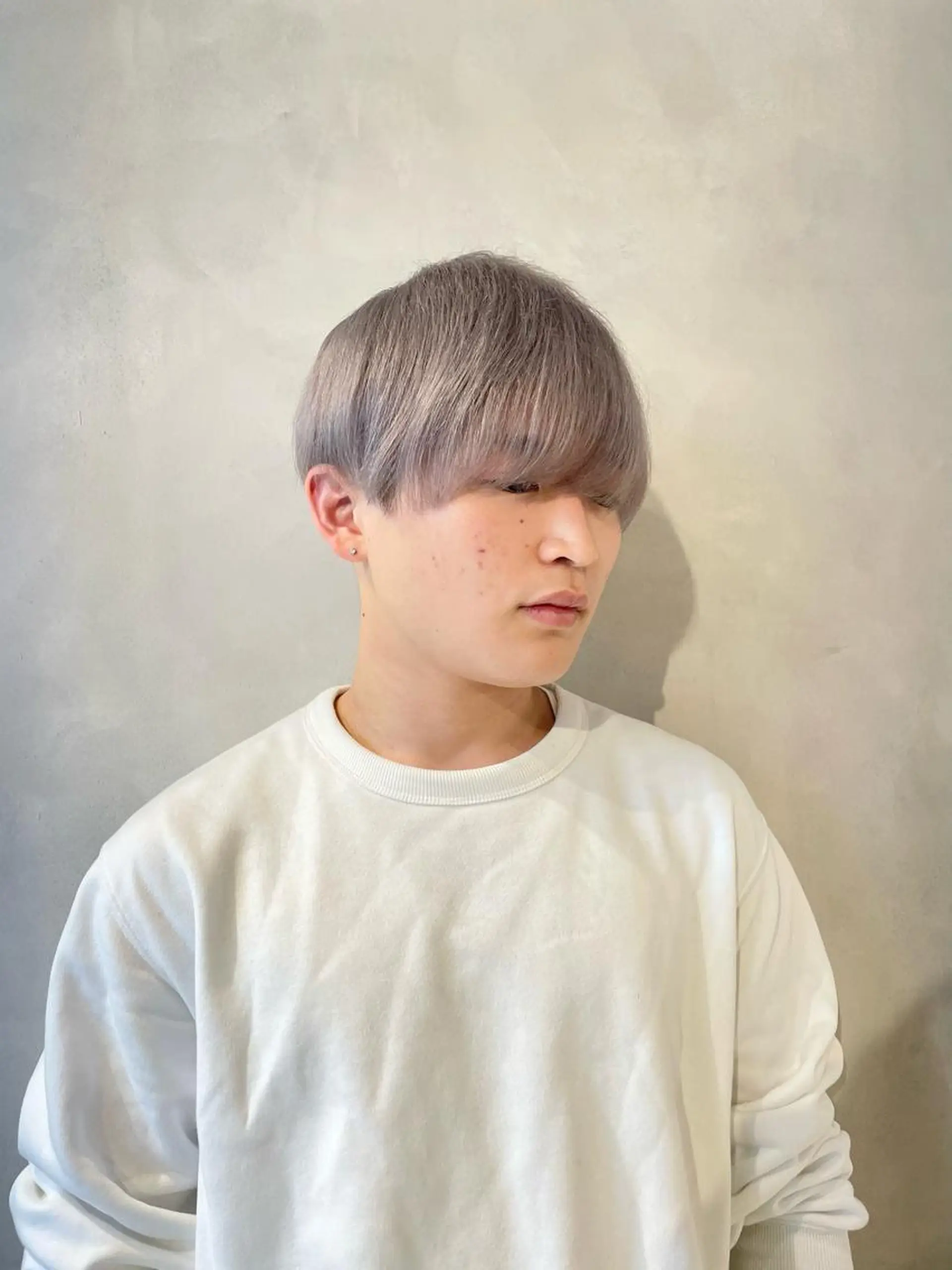 ショート カラー メンズ シルバー ハイトーン×レイヤー ／遠藤将太のヘアスタイル