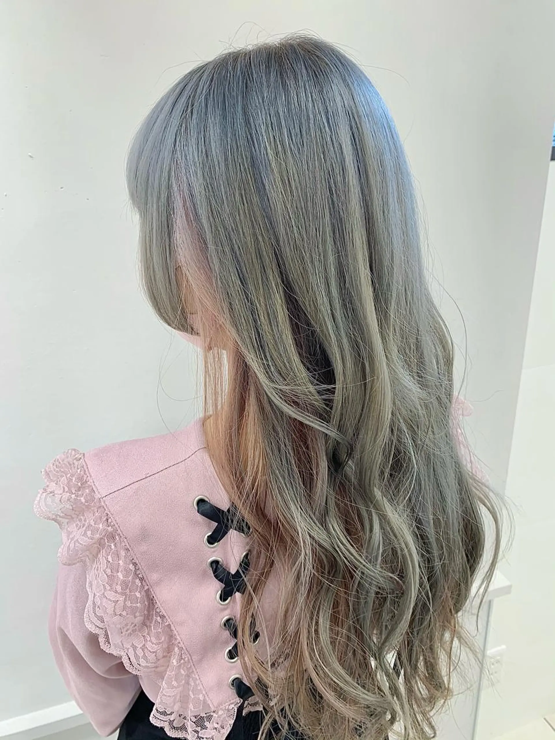 ロング カラー ピンクカラー シルバー 山下恋佳/矢場町/ ブリーチ/ショートのヘアスタイル