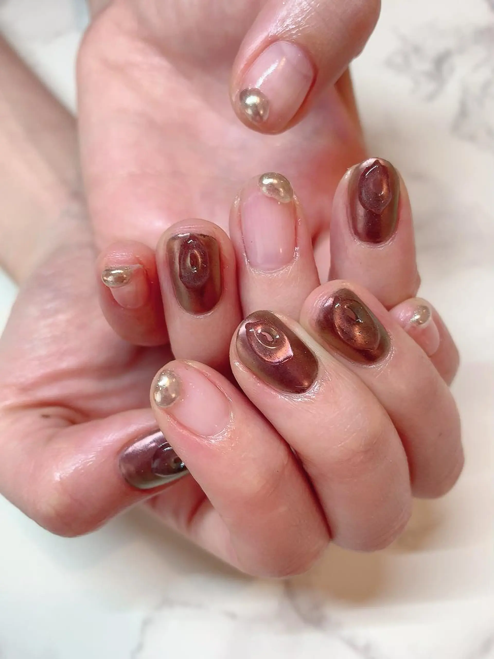 ネイル アートネイル マットネイル ミラーネイル ぷっくりネイル atelier chic+のネイルデザイン