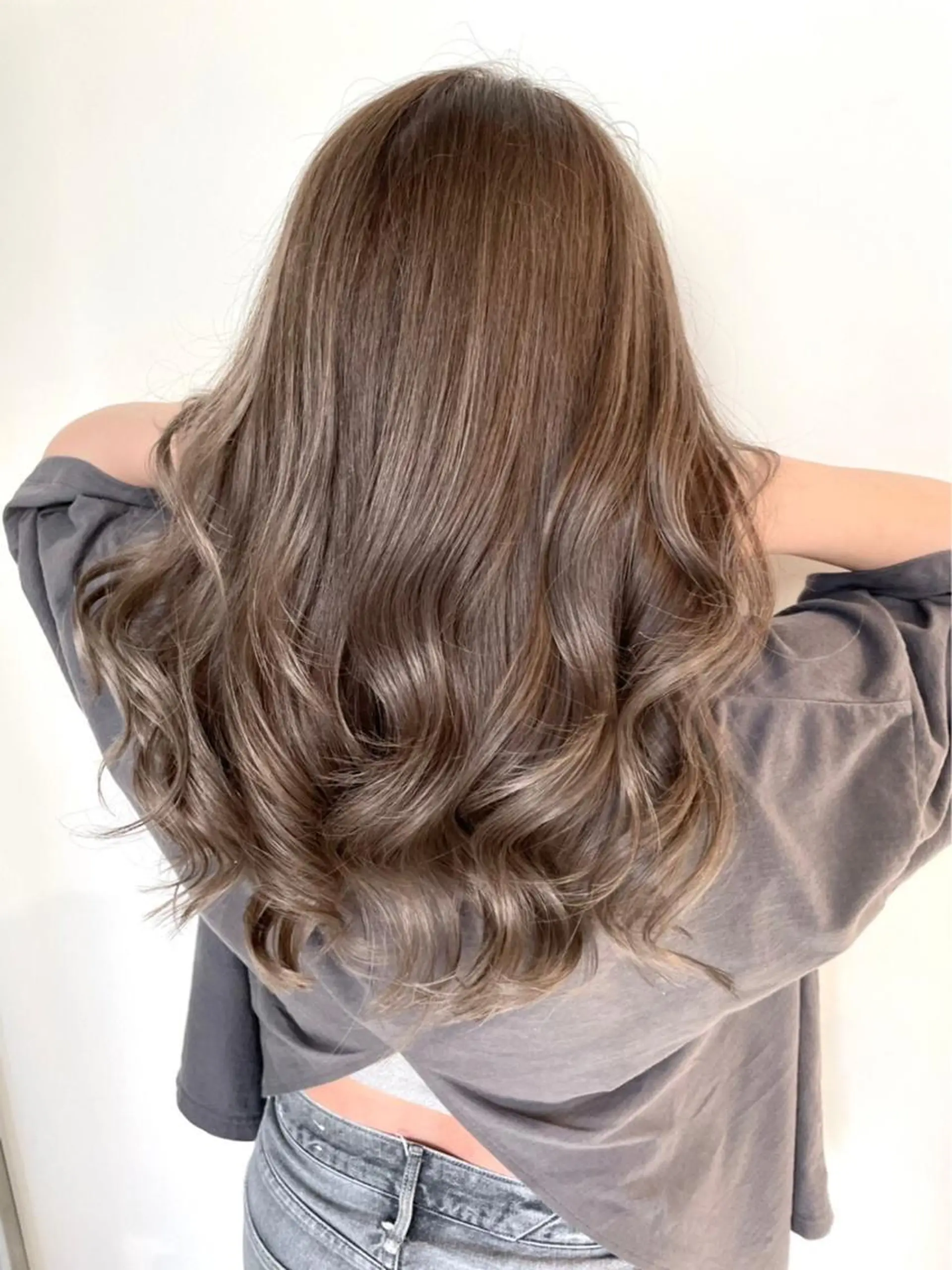 ロング カラー ヘアアレンジ グレージュ ミルクティーグレージュ 【公式】amble luxe池袋東口🩷のヘアスタイル