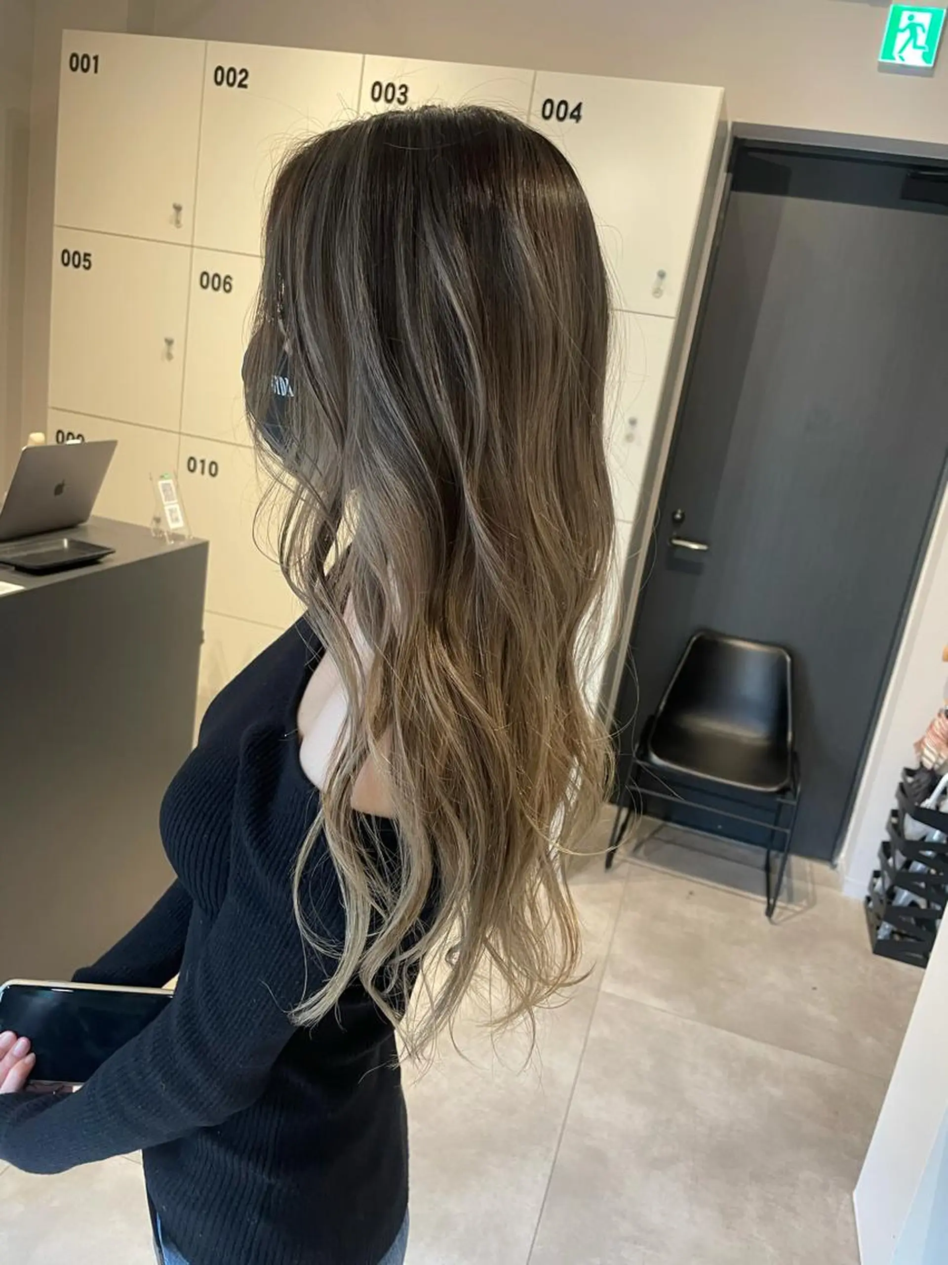 ミディアム カラー バレイヤージュ レイヤーカット ブリーチ👩‍🦳/ ‪✂︎MANAMIのヘアスタイル