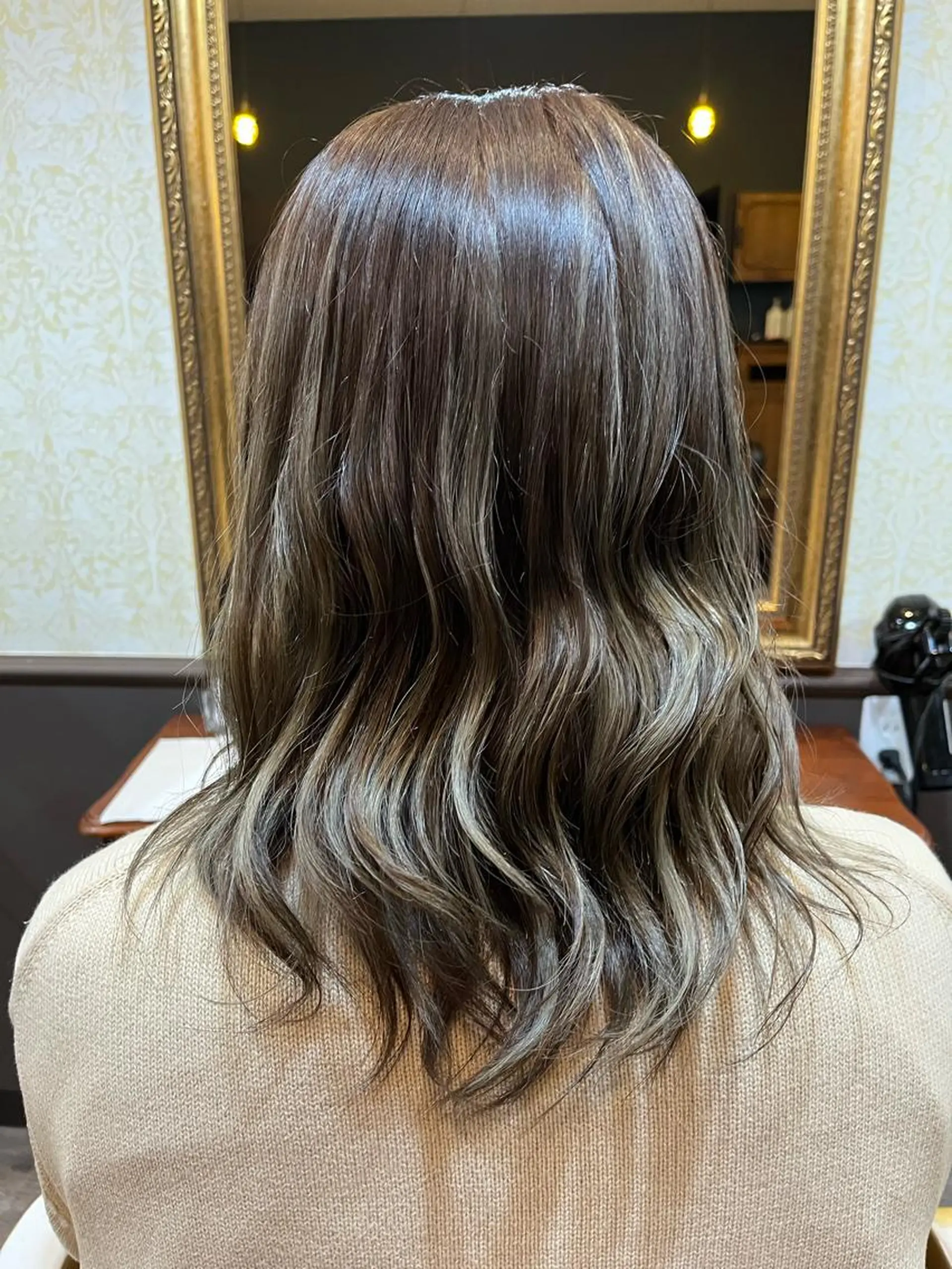 ミディアム カラー ハイライトカラー ハイライト 廣田 優那のヘアスタイル