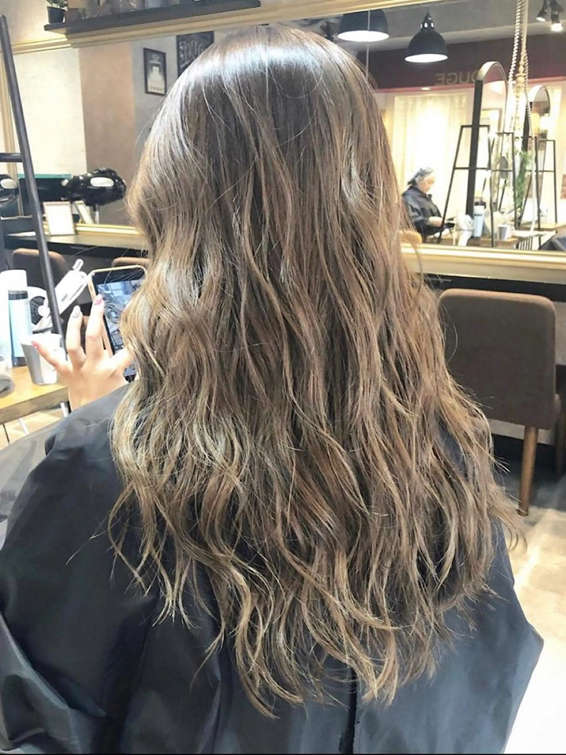 ロング 韓国／ハッシュカット ／透明感カラー／金野のヘアスタイル