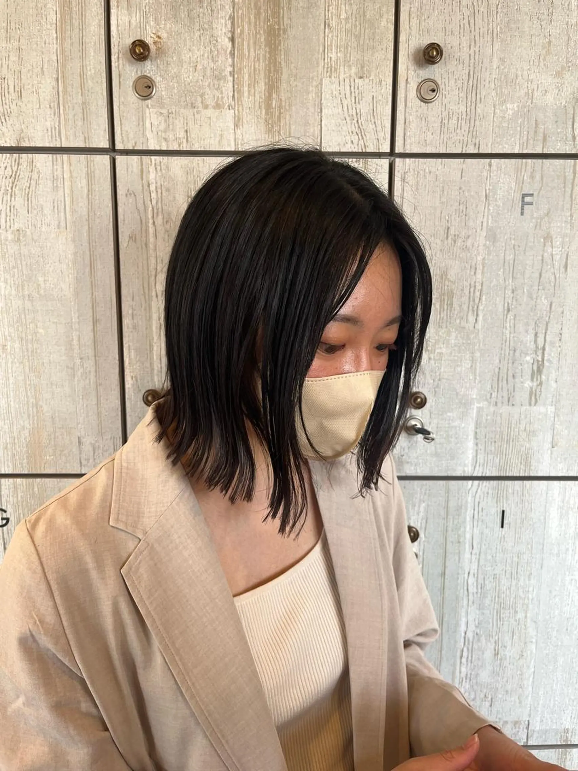 ミディアム 切りっぱなしボブ 韓国風カラー ボブ ハイライト 髪質改善 💙ルル💙 ハイトーン/レイヤーのヘアスタイル