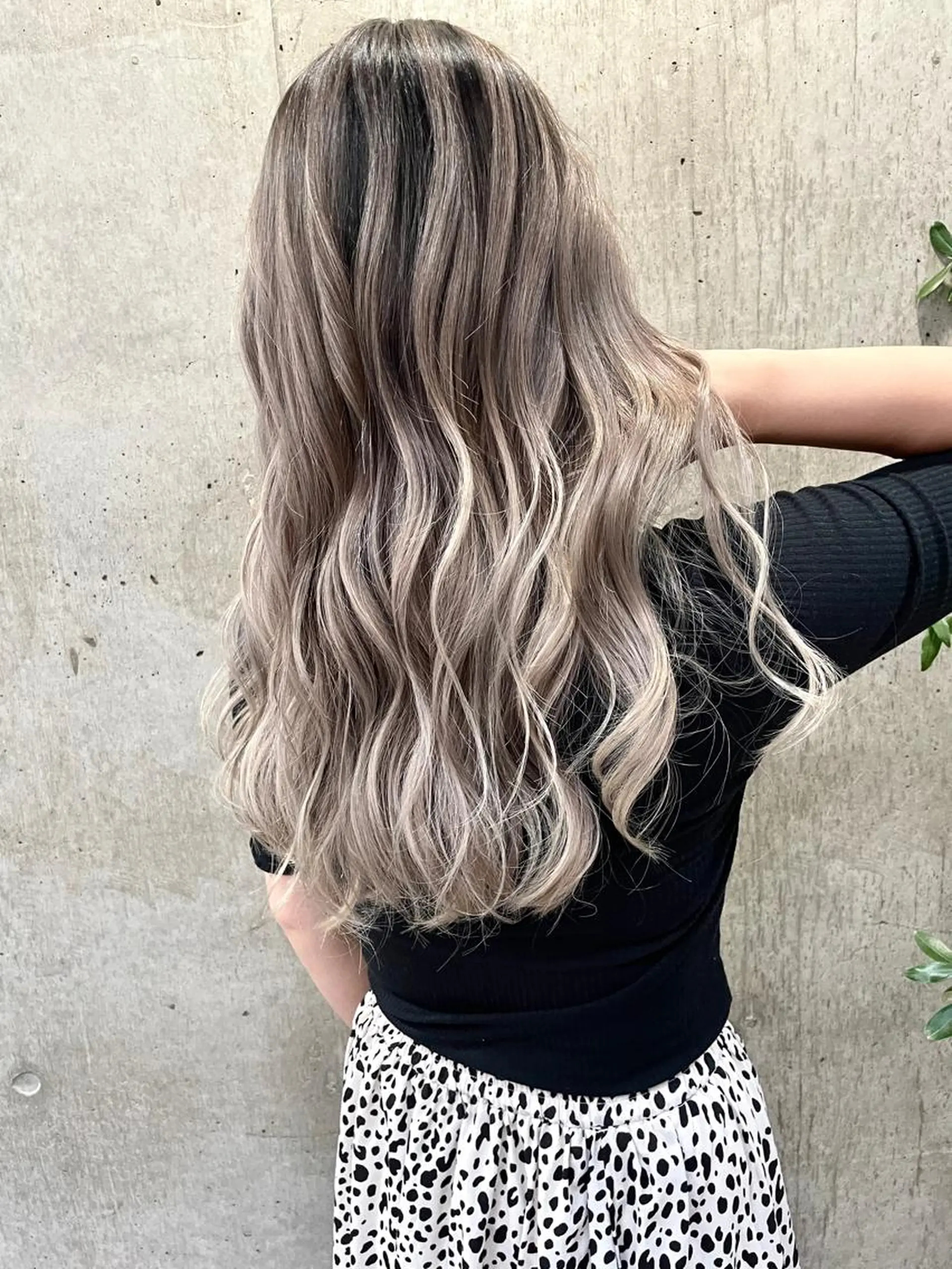 ロング カラー バレイヤージュ レイヤーカット タナカ タクヤのヘアスタイル