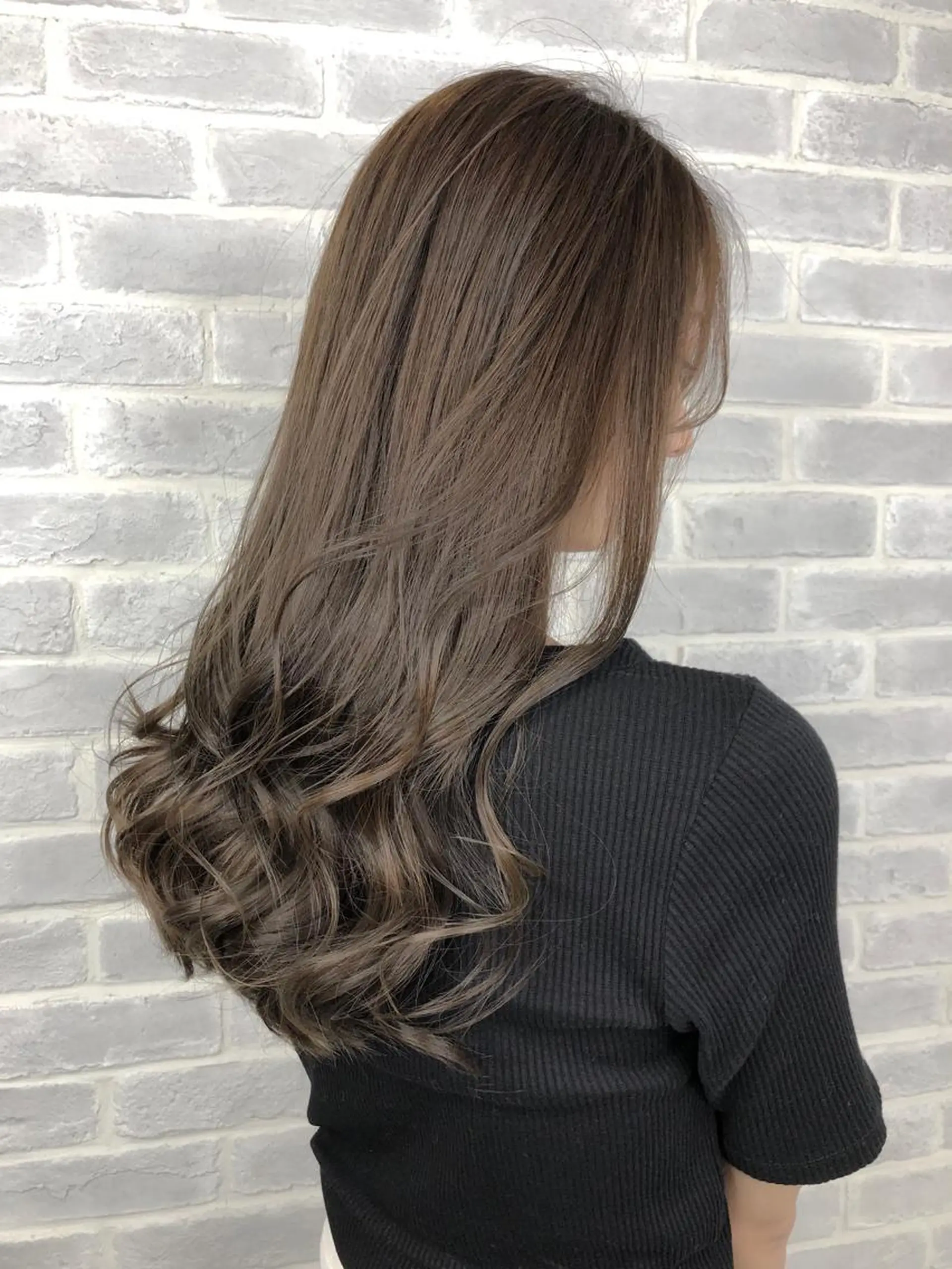 セミロング カラー グレージュ シアーグレージュ 【透明感、艶髪】西村 有司のヘアスタイル