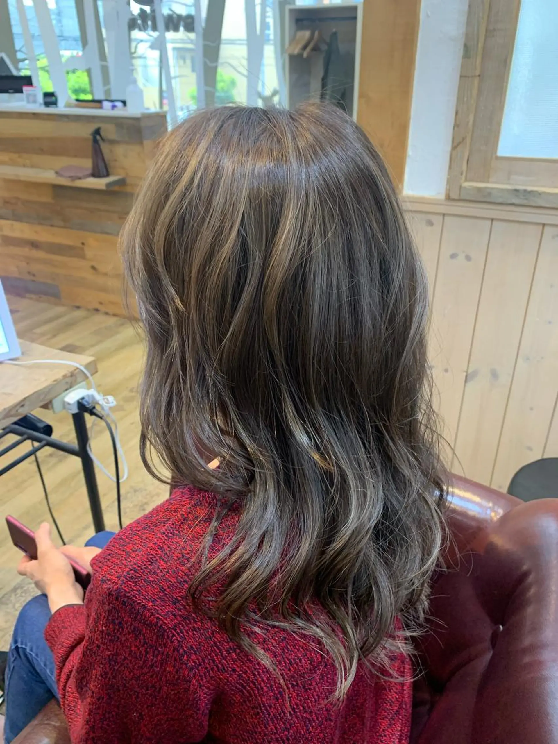 ロング カラー ベージュカラー ハイライトカラー ハイライト VIE.ORNER 浦安店　三上真弥のヘアスタイル