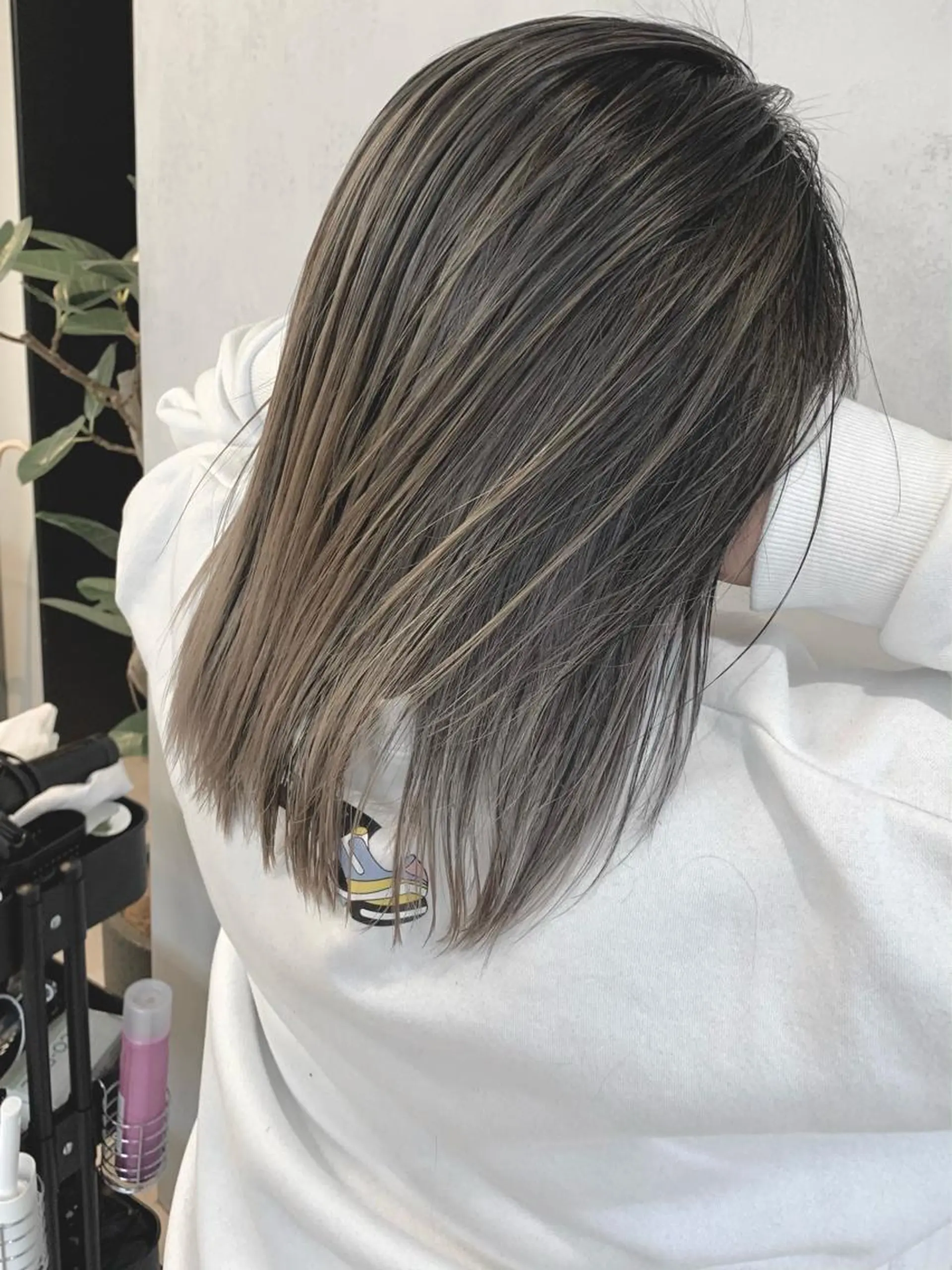 ミディアム ヘアカラー トリートメント 韓国レイヤーカット KOUKIのヘアスタイル