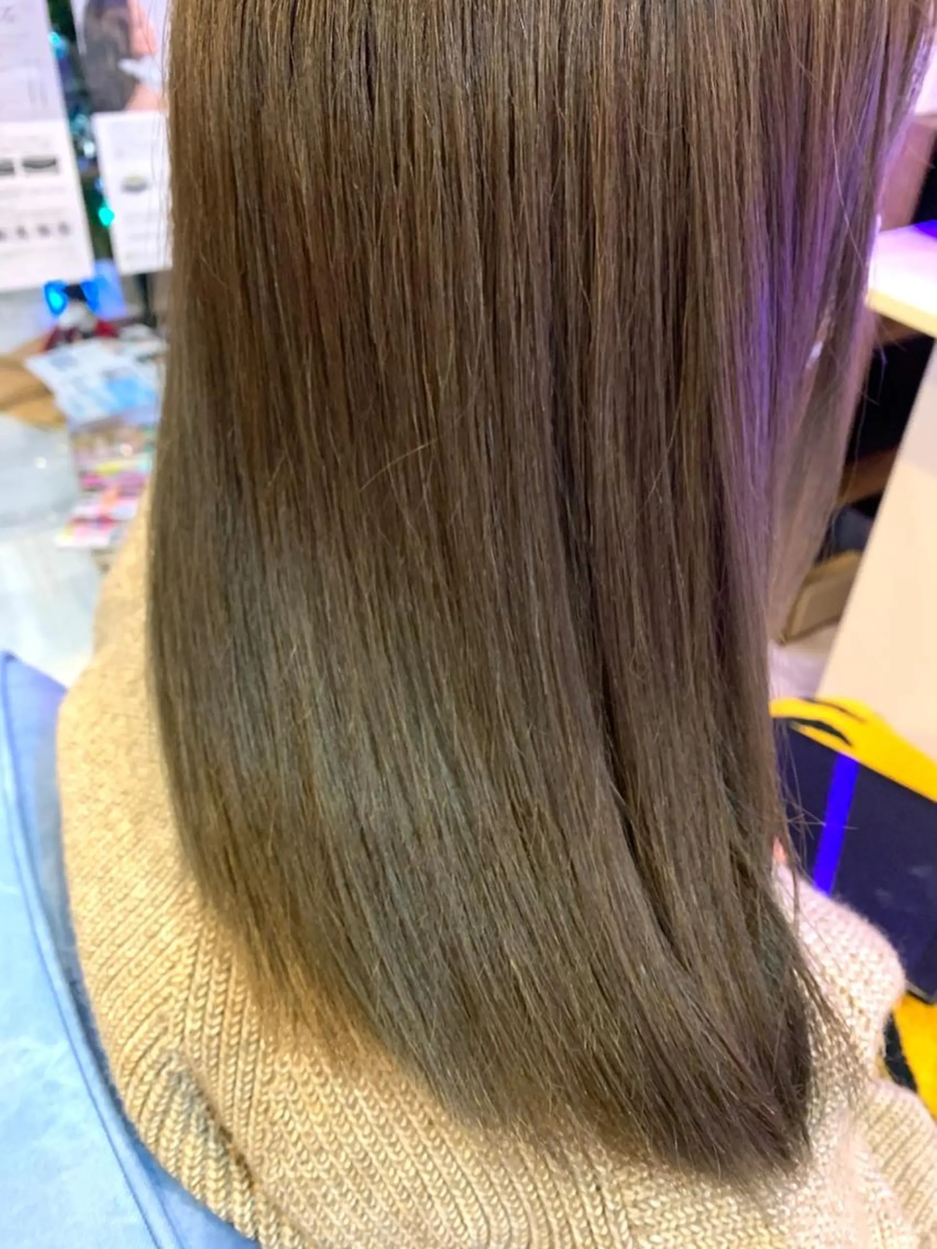 ミディアム カラー 大谷 亜依のヘアスタイル