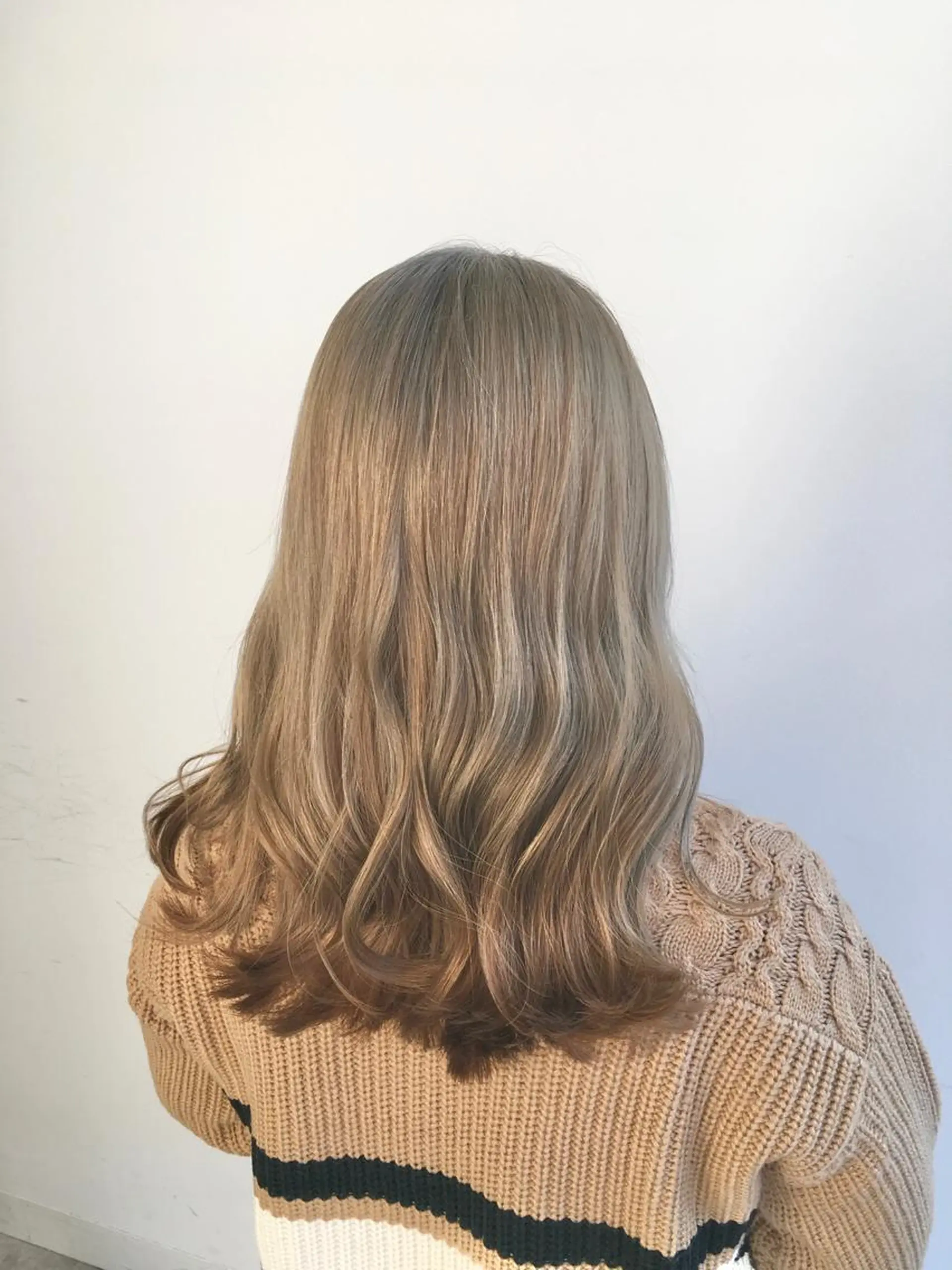 セミロング カラー ベージュカラー ホワイトベージュ ヘアカラー トリートメント ヘアセット yoshi ☆のヘアスタイル