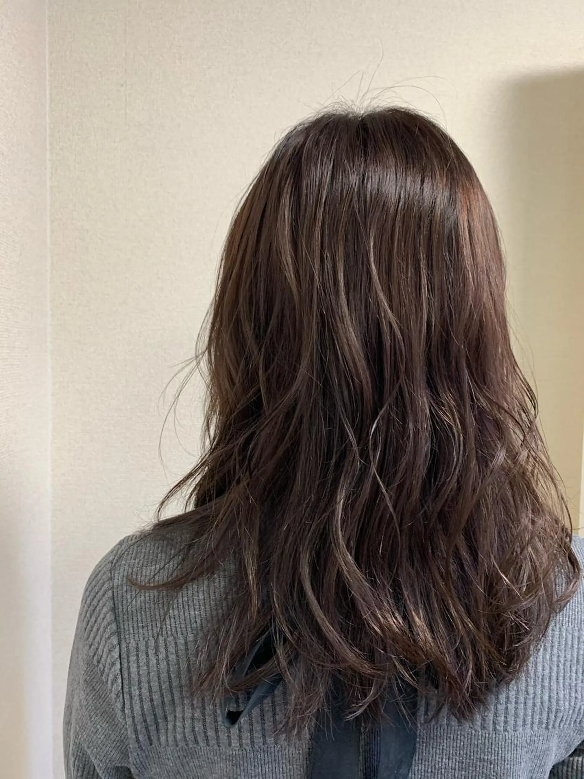 セミロング ラベンダーブラウン 髪質改善お任せ ください♪ひとみのヘアスタイル