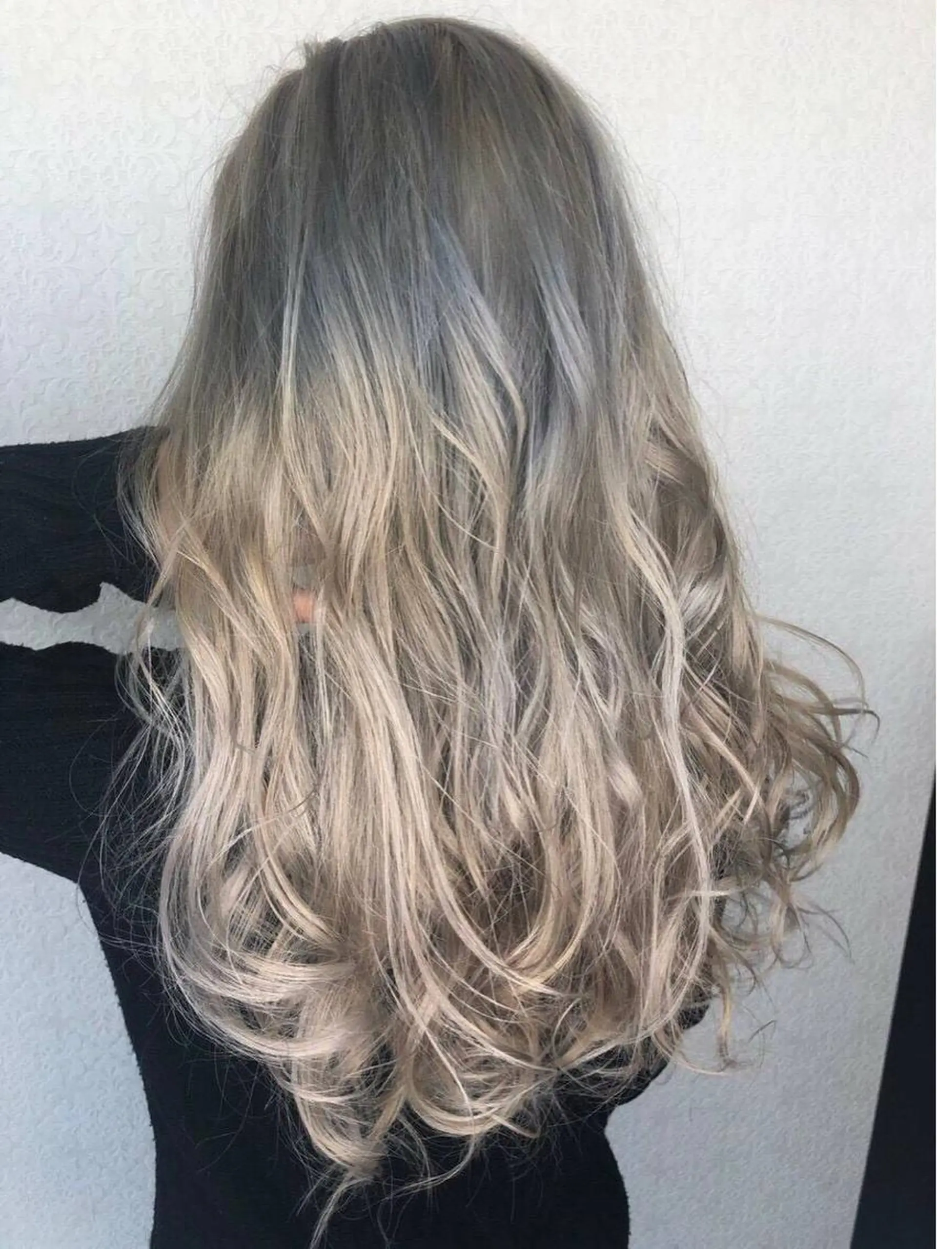 ロング 金井 郁弥のヘアスタイル