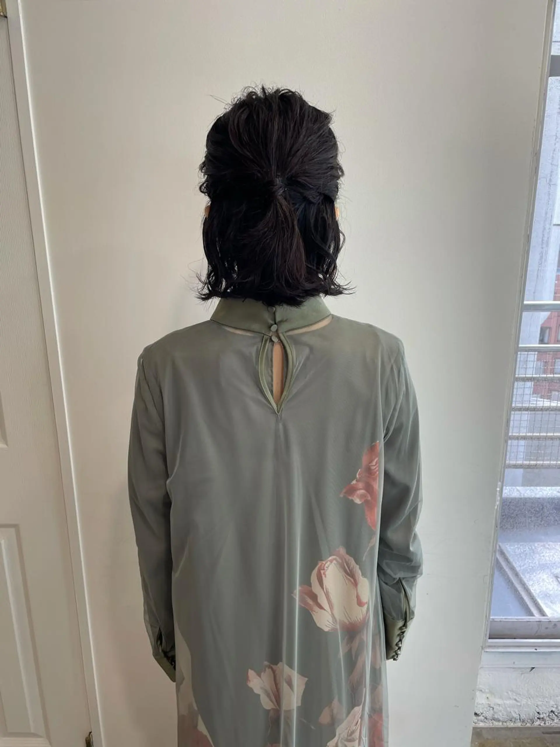 ショート ヘアアレンジ 結婚式・ブライダル ヘアセット MIOベージュカラー 柔らかいカラーのヘアスタイル