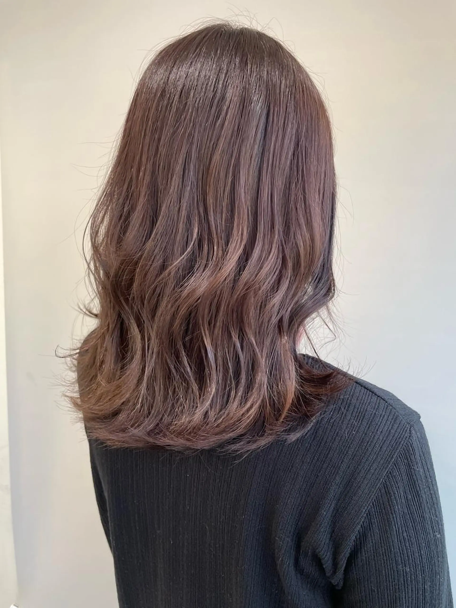 セミロング カラー カット ヘアカラー トリートメント 山口 莉奈のヘアスタイル