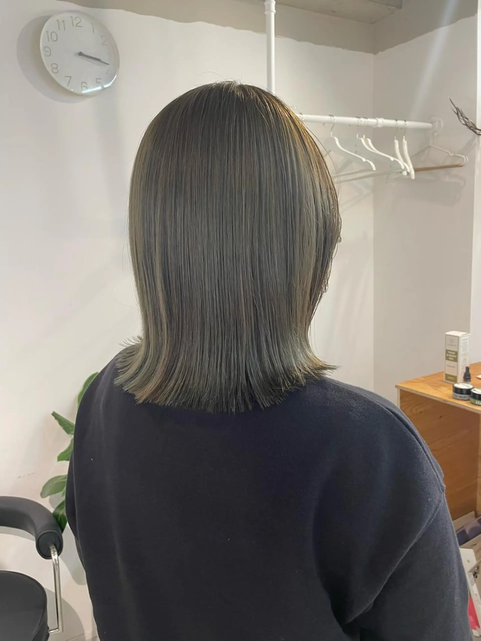 ミディアム 外ハネヘア カット ヘアカラー トリートメント fit/ madokaのヘアスタイル