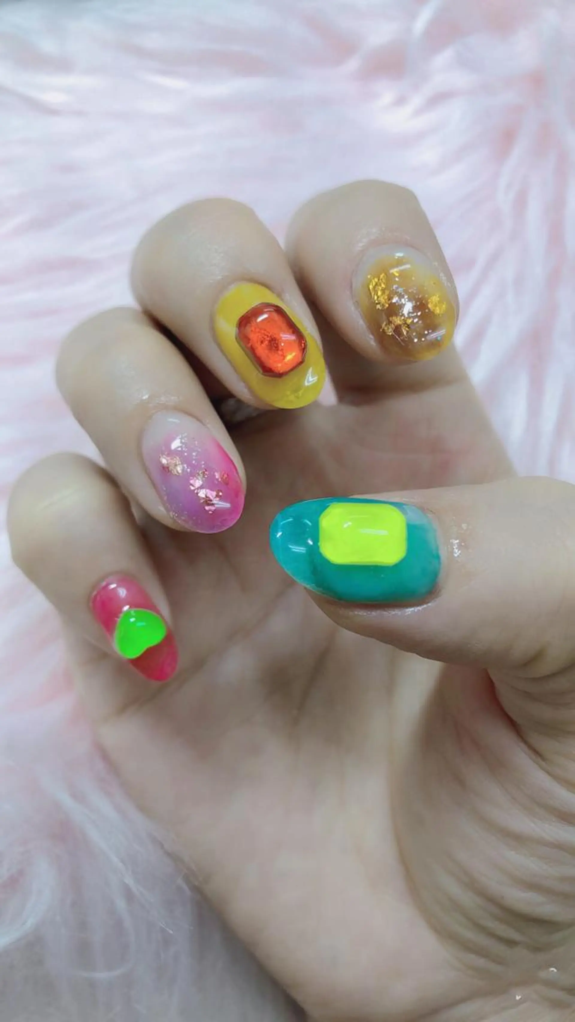 ネイル ワンカラーネイル ハンドネイル MoonNail ユリ🌸のネイルデザイン