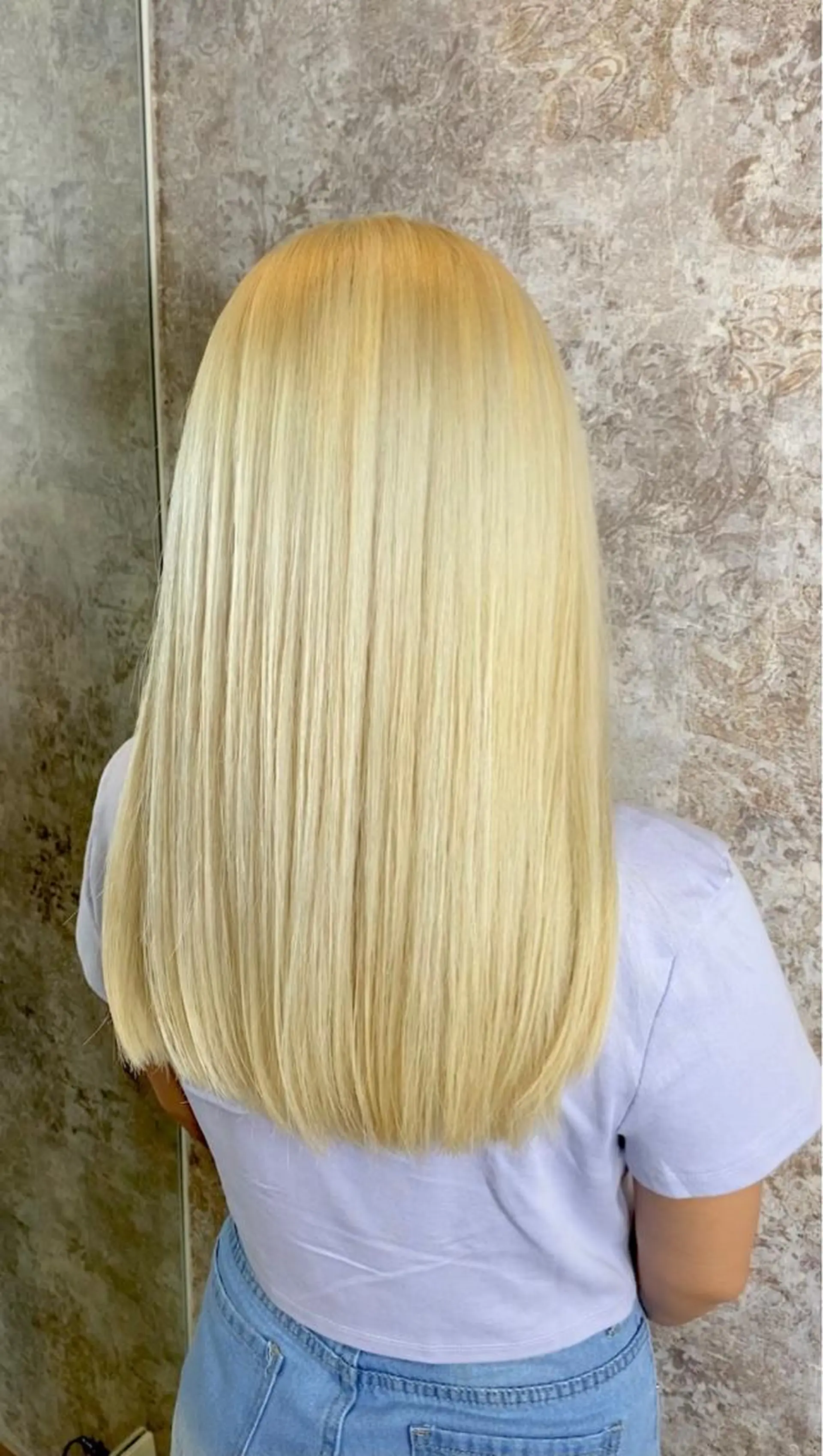 セミロング カラー 抜きっぱなしブロンド ブロンド 内山 京耶のヘアスタイル