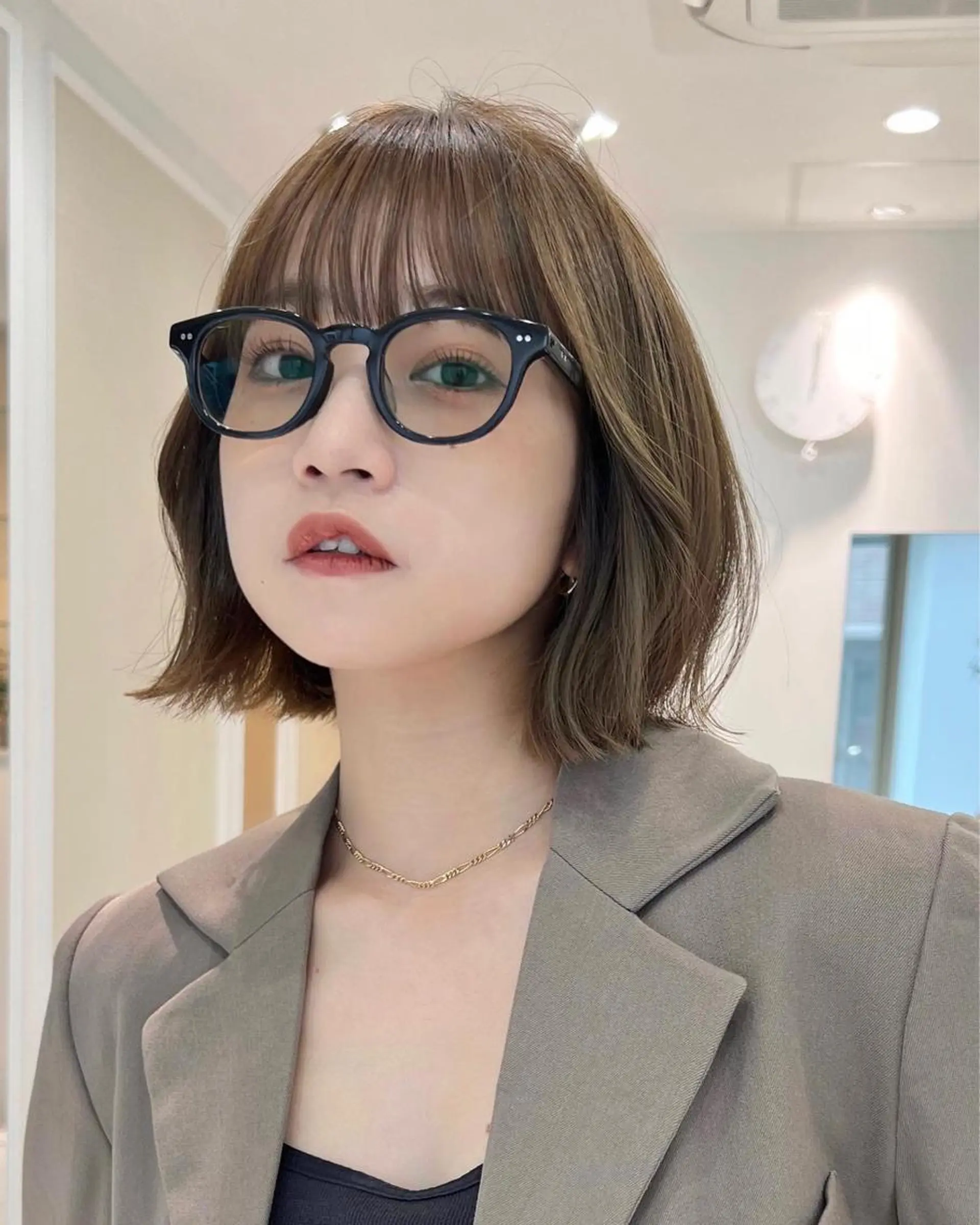 ミディアム カラー パーマ ヘアアレンジ ベージュカラー オリーブベージュ ボブ タンバルモリ ✨まとまるボブ/ 切りっぱなし/ユキナのヘアスタイル