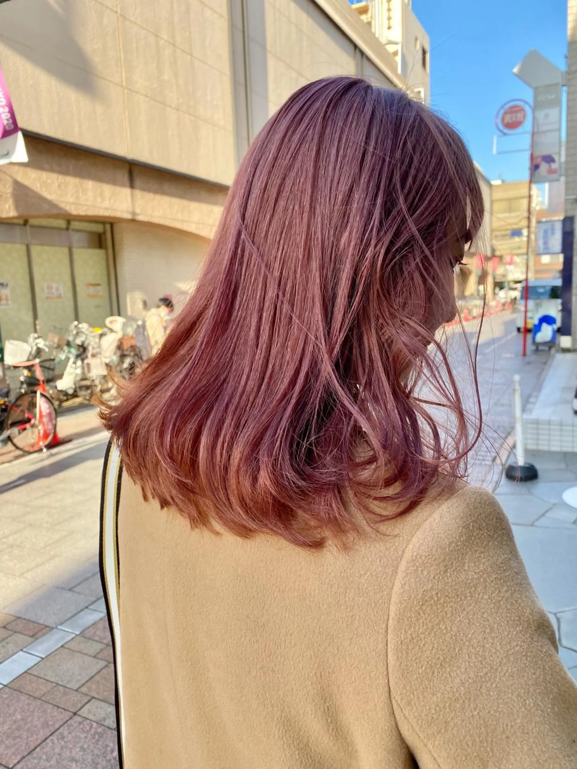 ロング カラー ブリーチ コマツリサ ROCCO eastのヘアスタイル