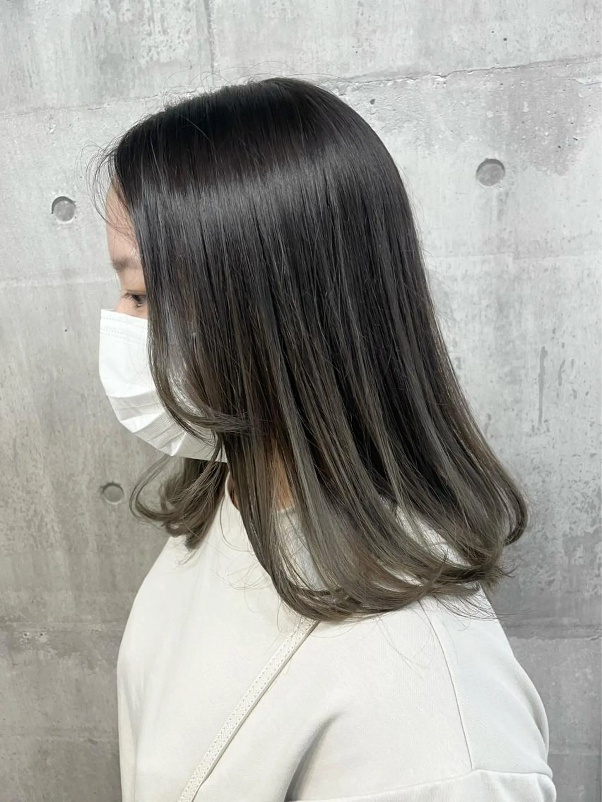 カラー バレイヤージュ ベージュカラー オリーブベージュ ルミナホワイト 店長 もえかのヘアスタイル