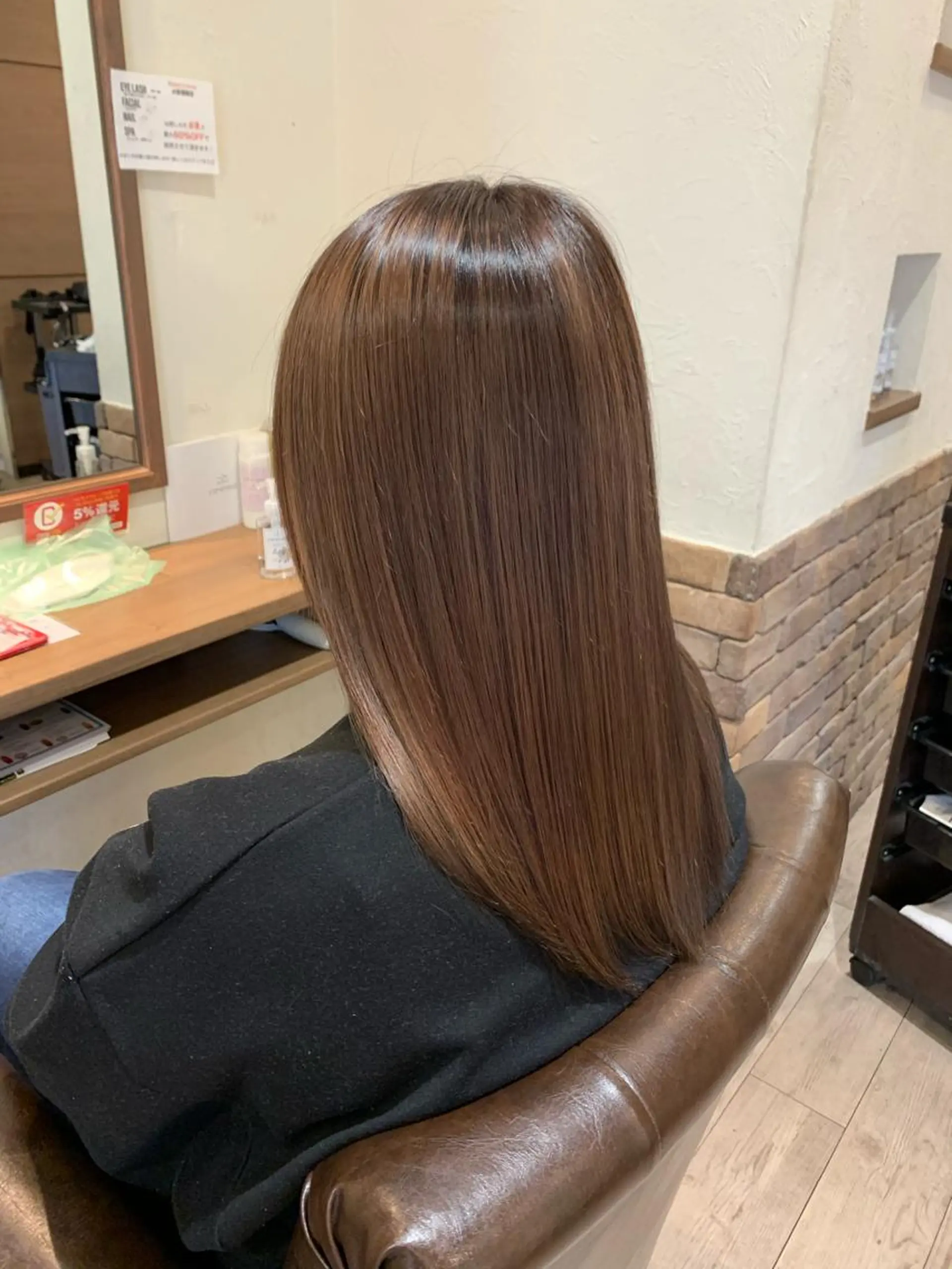 カラー 山本 鮎里のマツエク・マツパデザイン