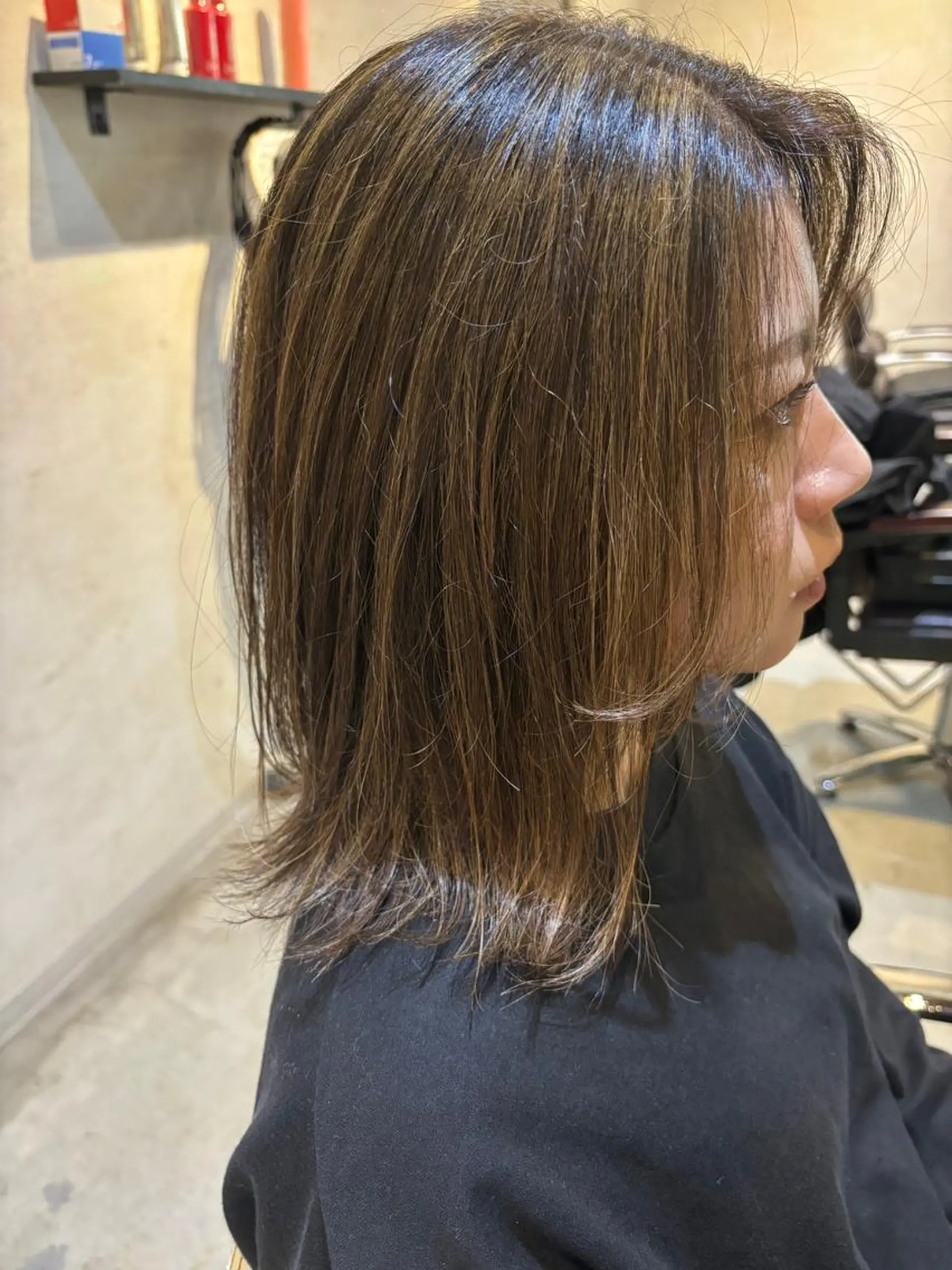 ミディアム ONE.STOP. LABOのヘアスタイル