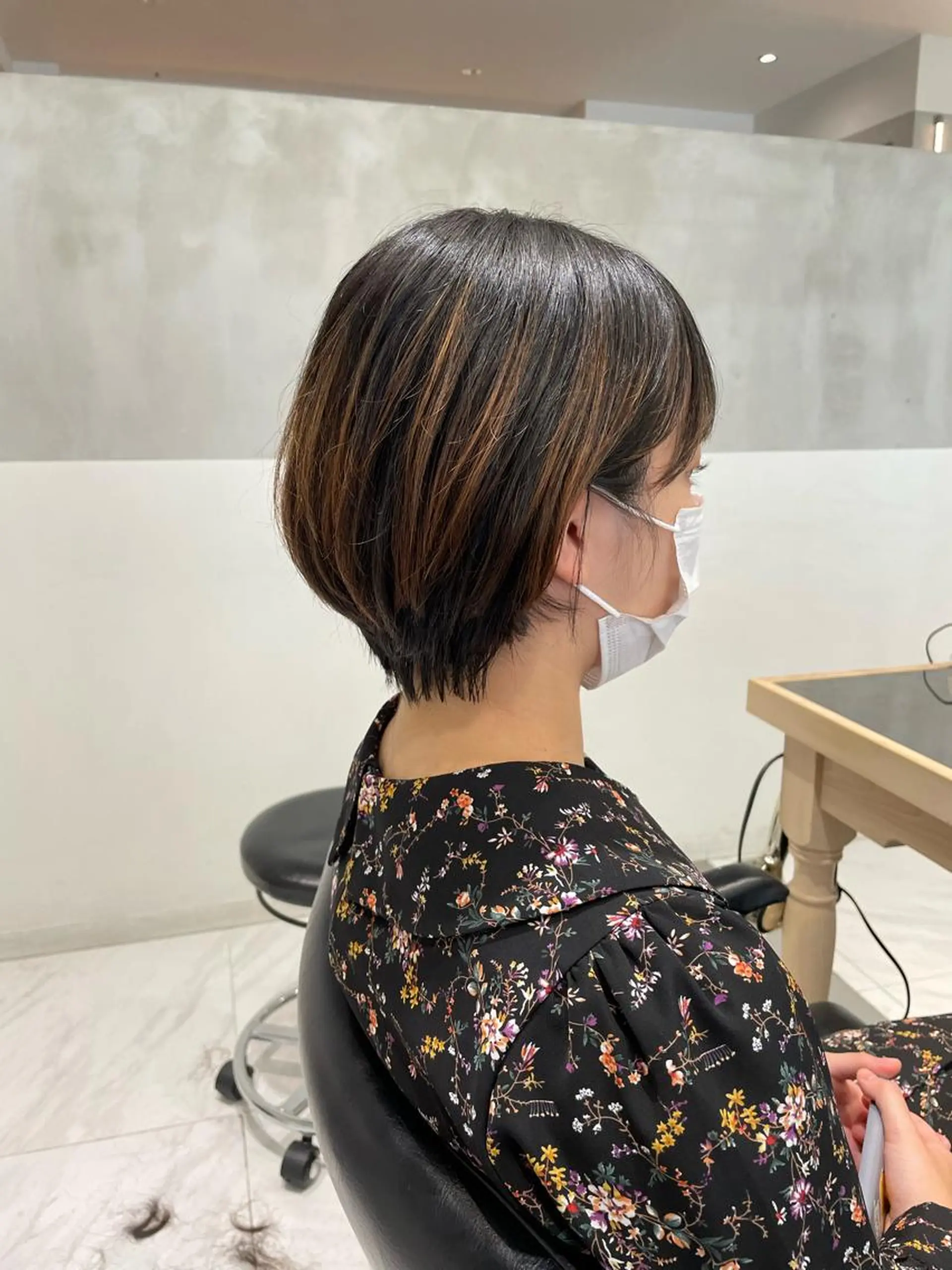 ショート オリーブ カラー✨有坂映哉のヘアスタイル