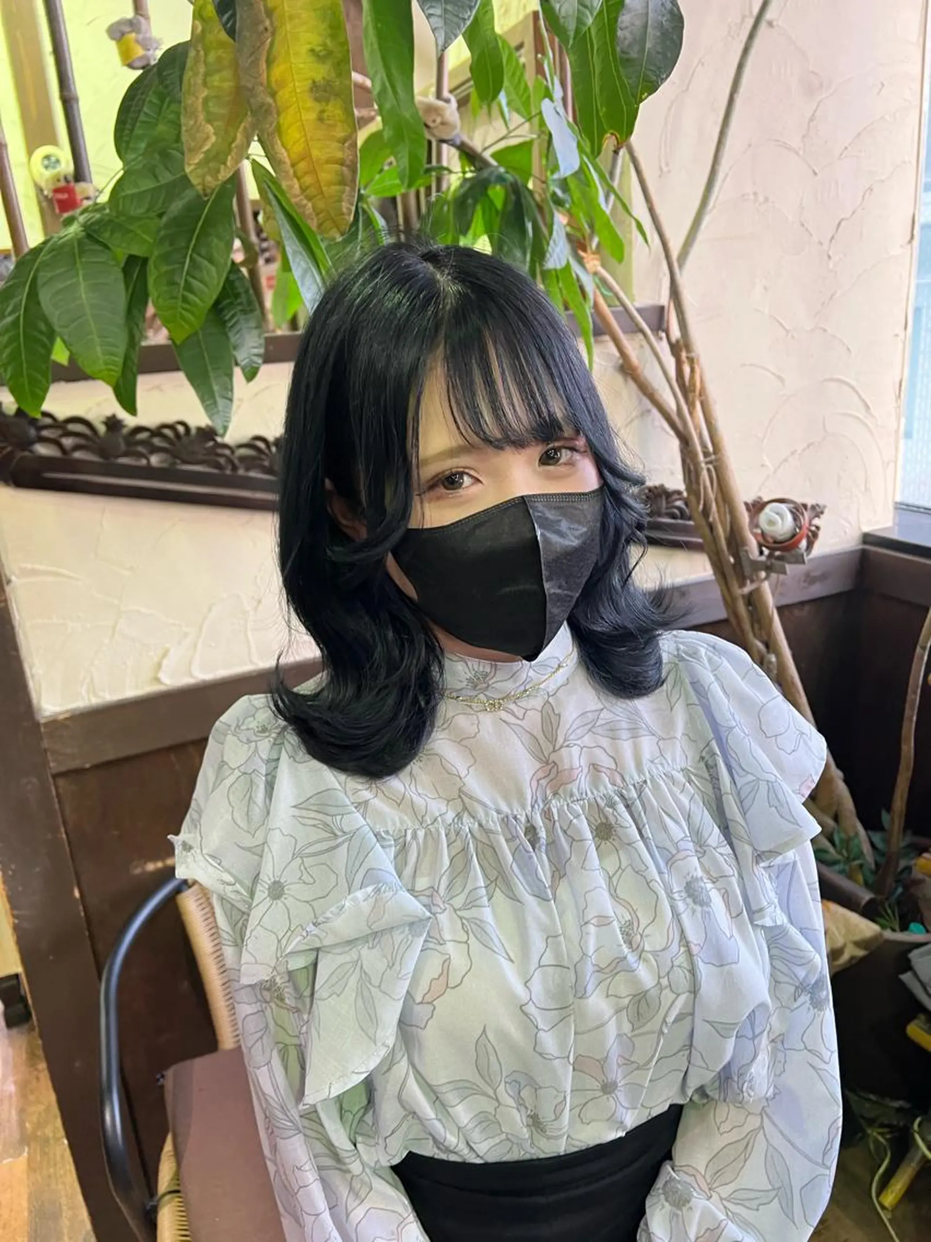 ミディアム カラー 黒髪 ブルーカラー ブルーブラック 顔まわりレイヤー レイヤーカット カット ヘアカラー PSY(サイ)池袋 金田尚久🎨のヘアスタイル